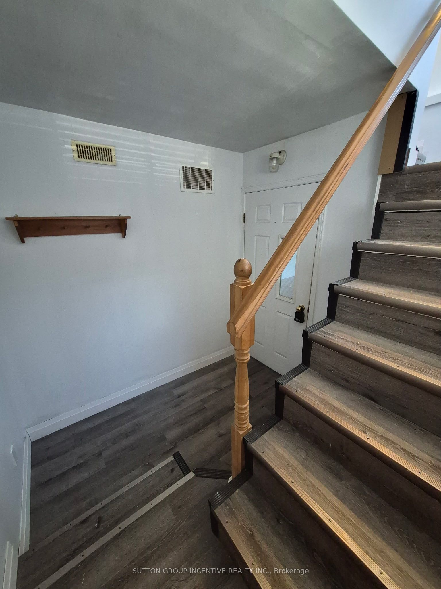 211 Cliff Road Lower, Barrie, ON L4N 3X5 photo 3