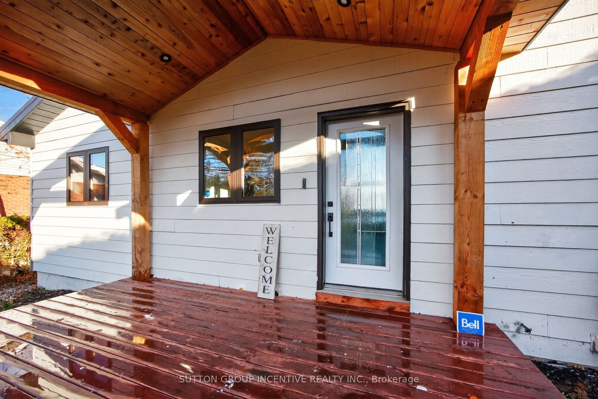211 Moon Point Drive, Oro-Medonte, ON L3V 6H1 photo 2