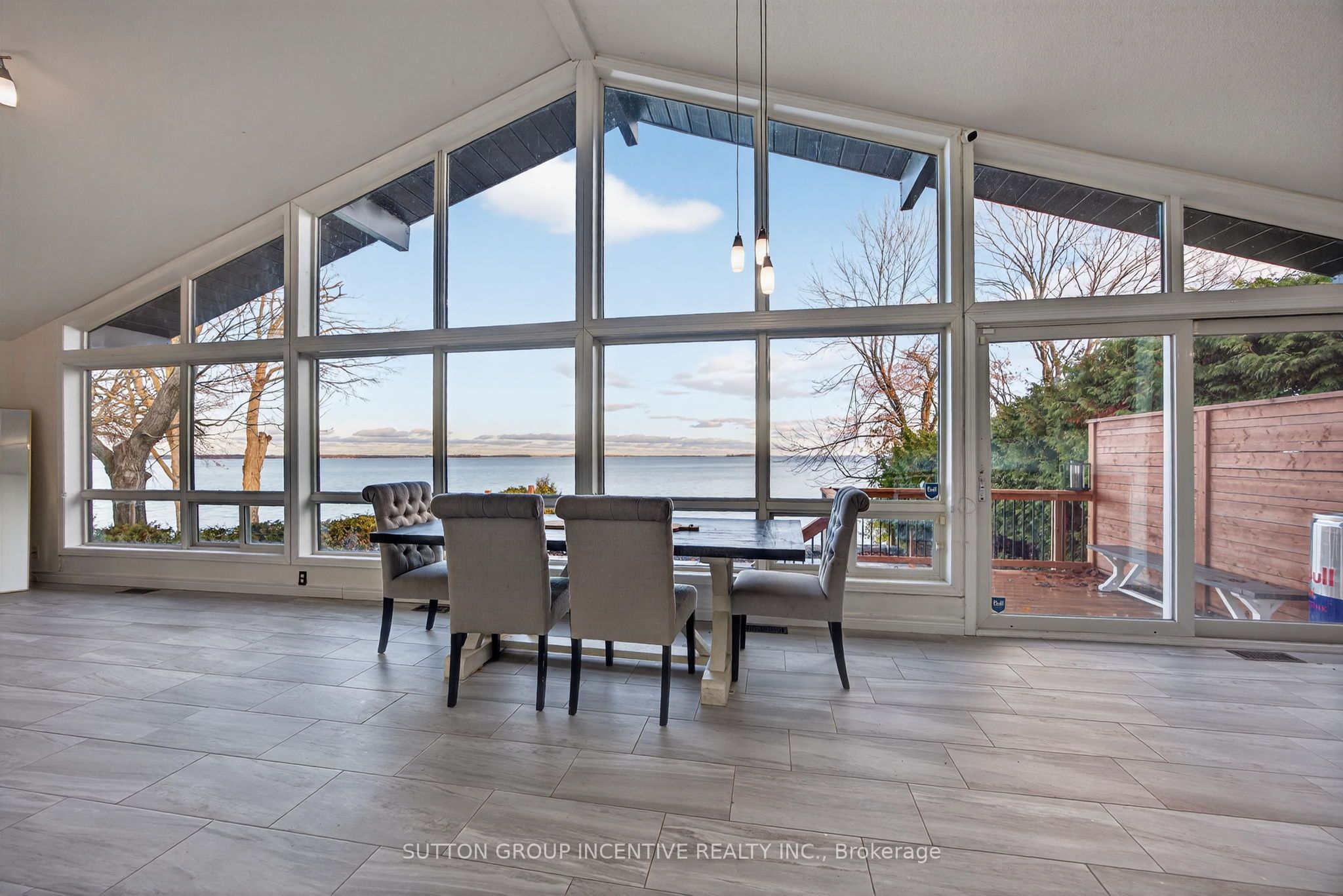 211 Moon Point Drive, Oro-Medonte, ON L3V 6H1 photo 4