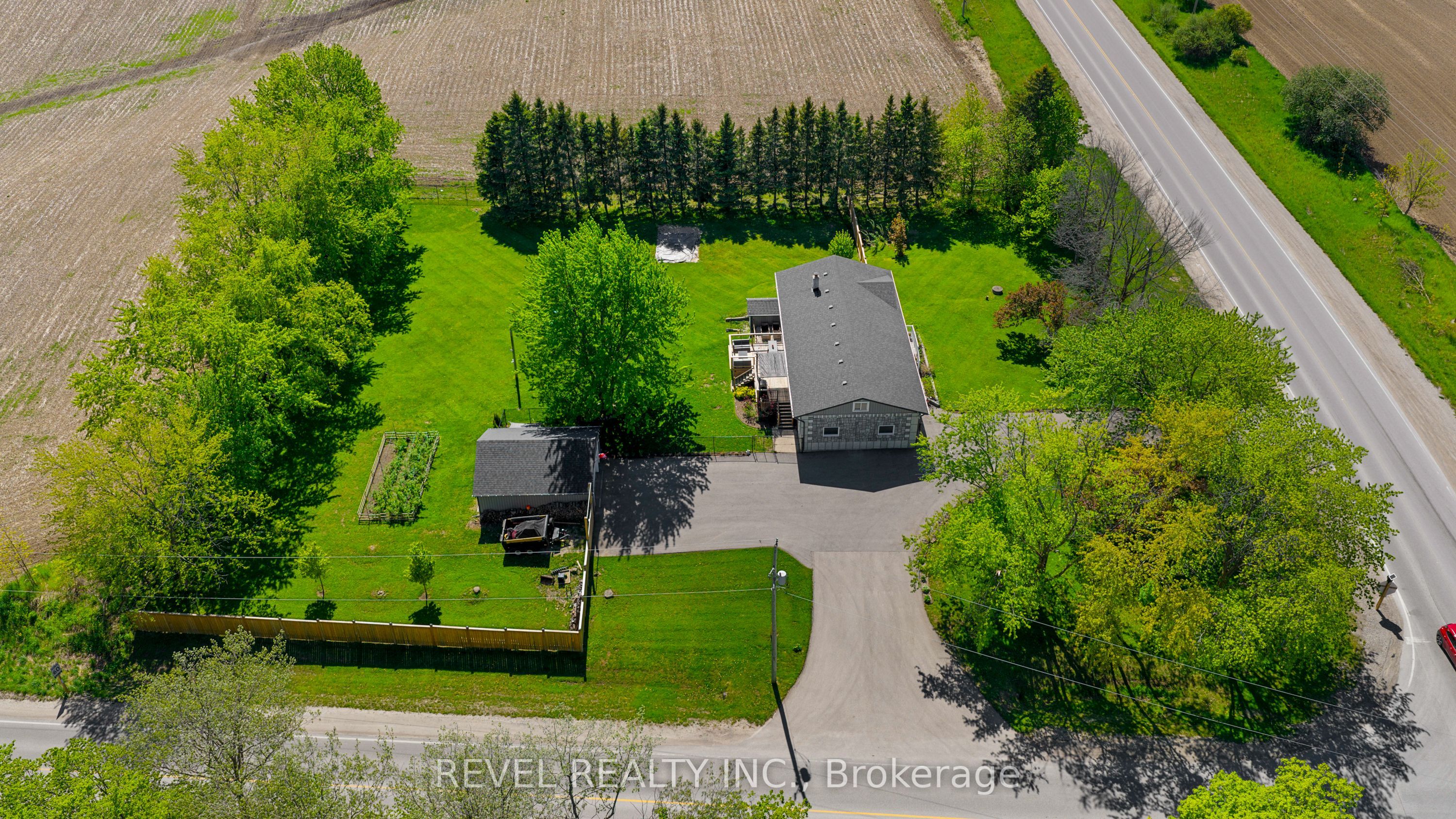 6537 9 COUNTY Road, Clearview, ON L0M 1S0 photo 2