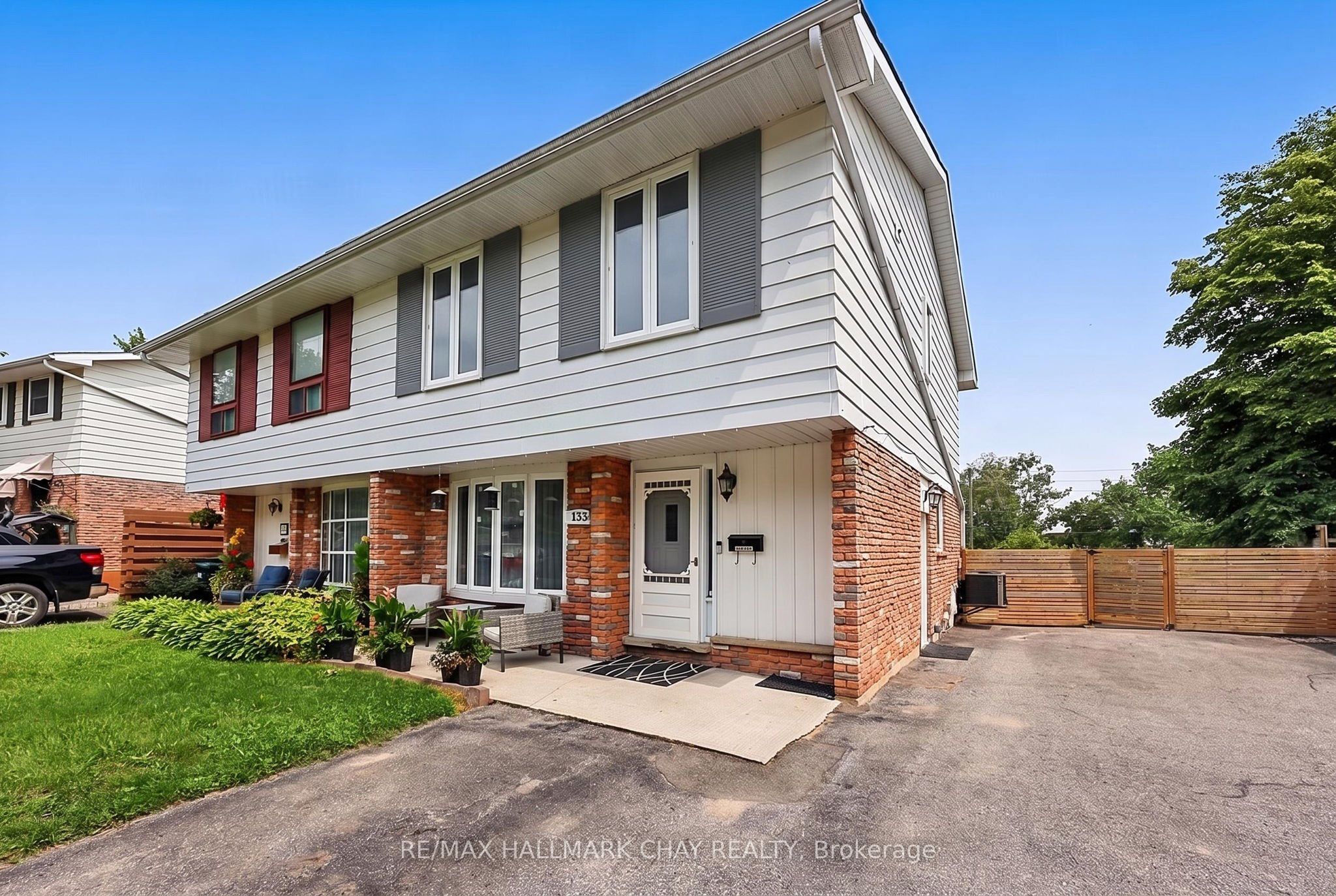 133 Daphne Crescent, Barrie, ON L4M 2Y7