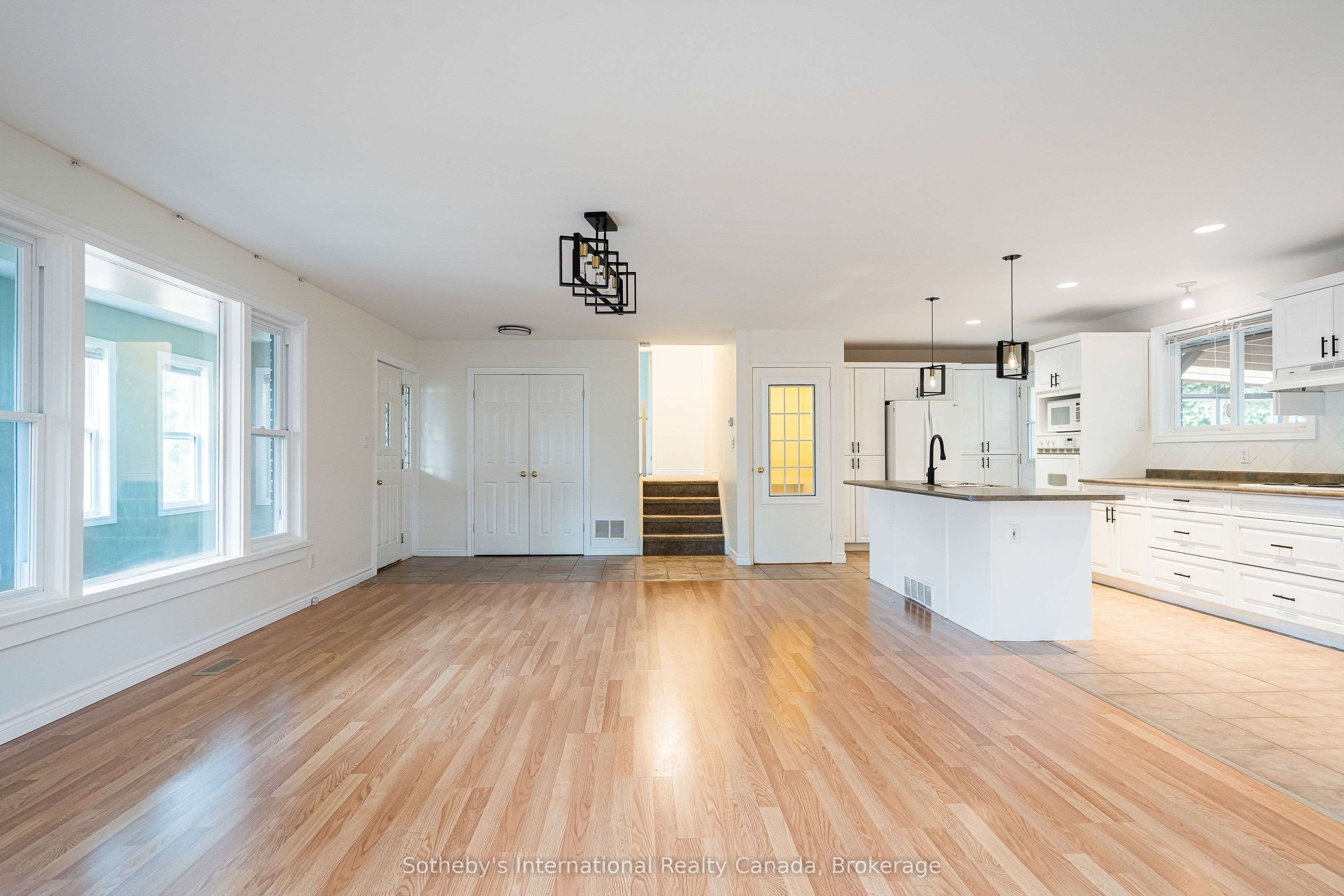 7 Whipps Court, Collingwood, ON L9Y 4B7 photo 3