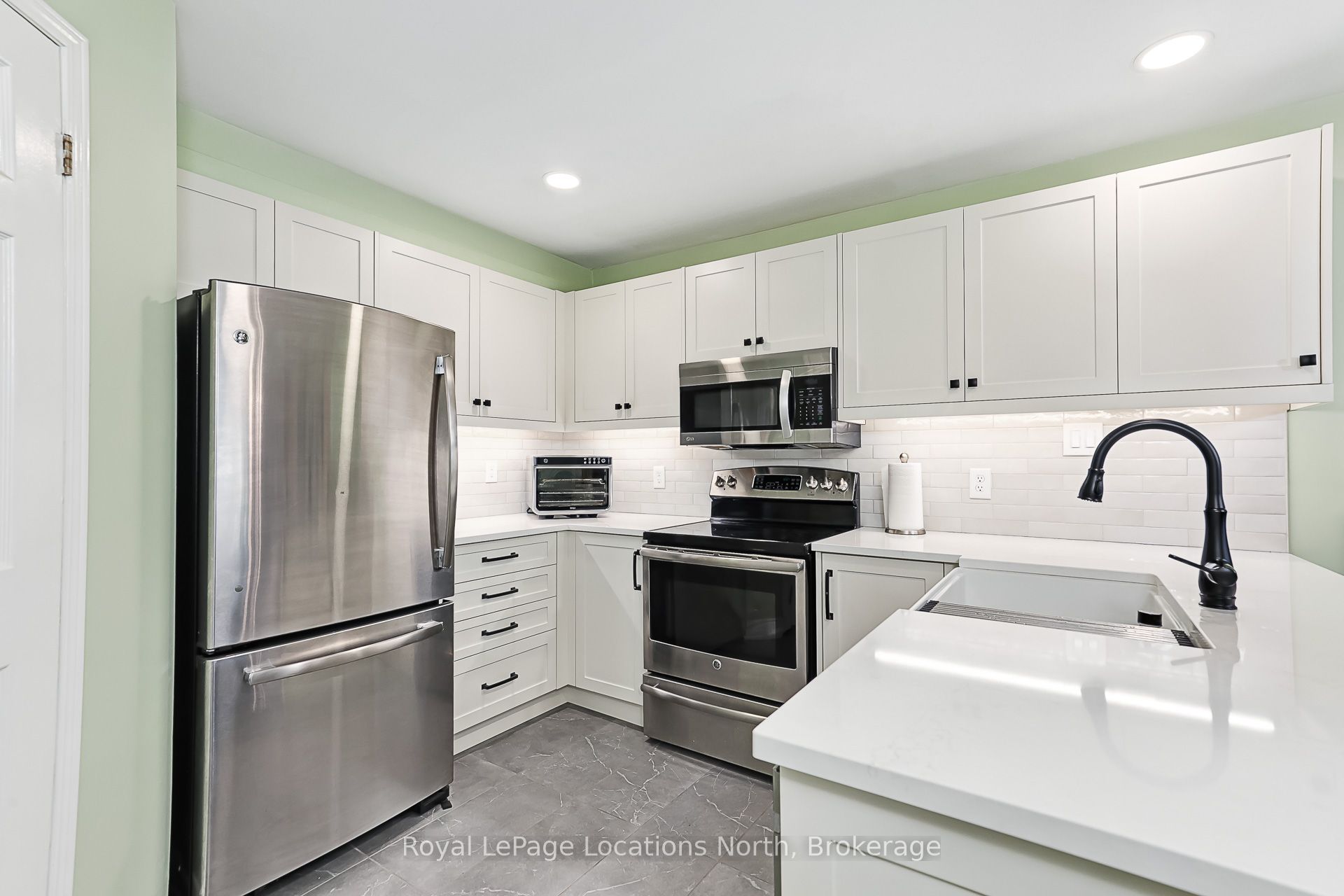 55 Trott Boulevard 139, Collingwood, ON L9Y 5B8 photo 3