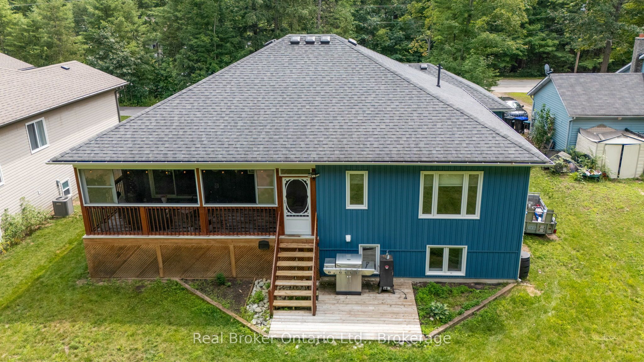 204 Golf Course Road, Wasaga Beach, ON L9Z 1S6 photo 3