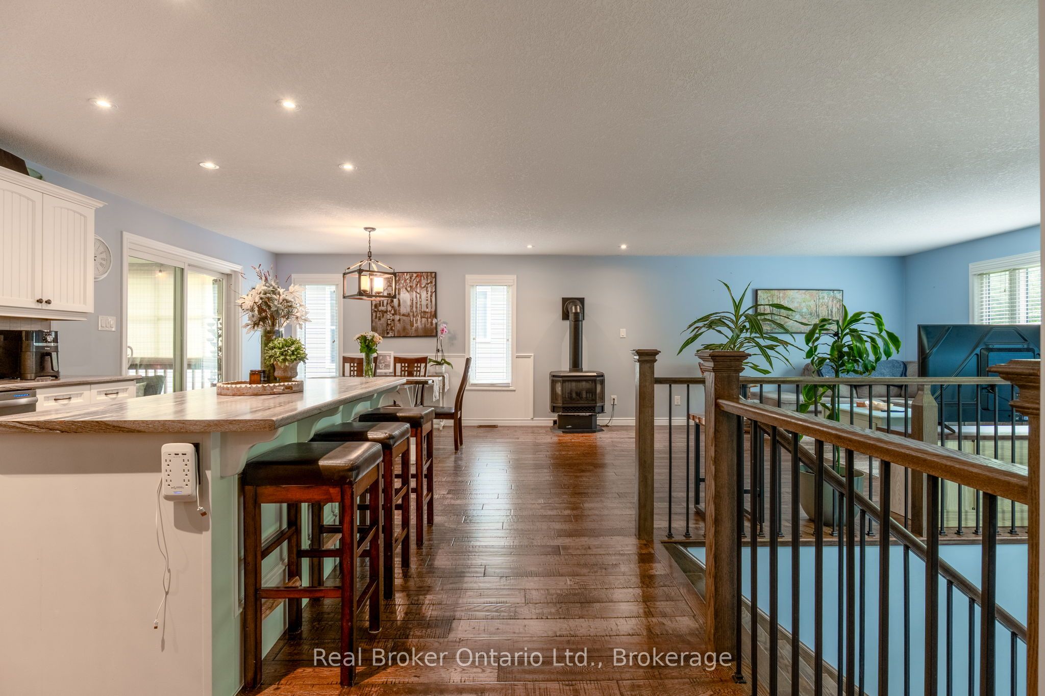 204 Golf Course Road, Wasaga Beach, ON L9Z 1S6 photo 4