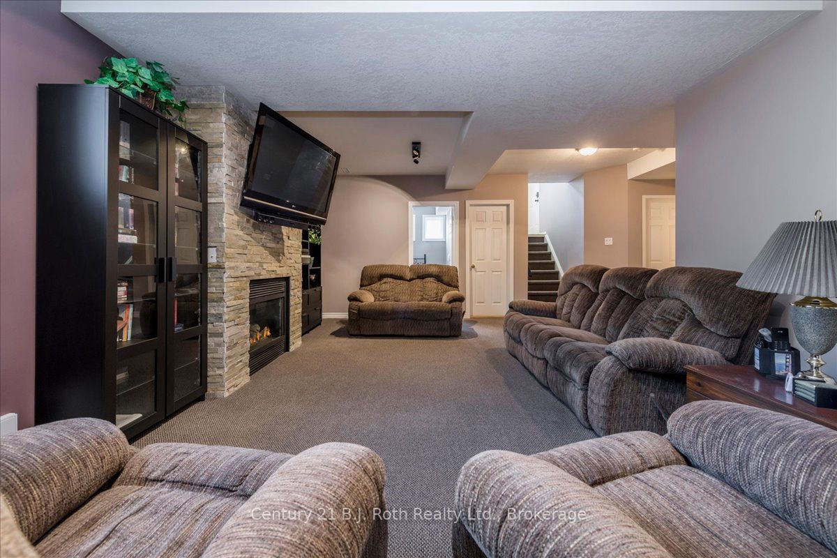 116 Dyer Drive, Wasaga Beach, ON L9Z 1E5 photo 3