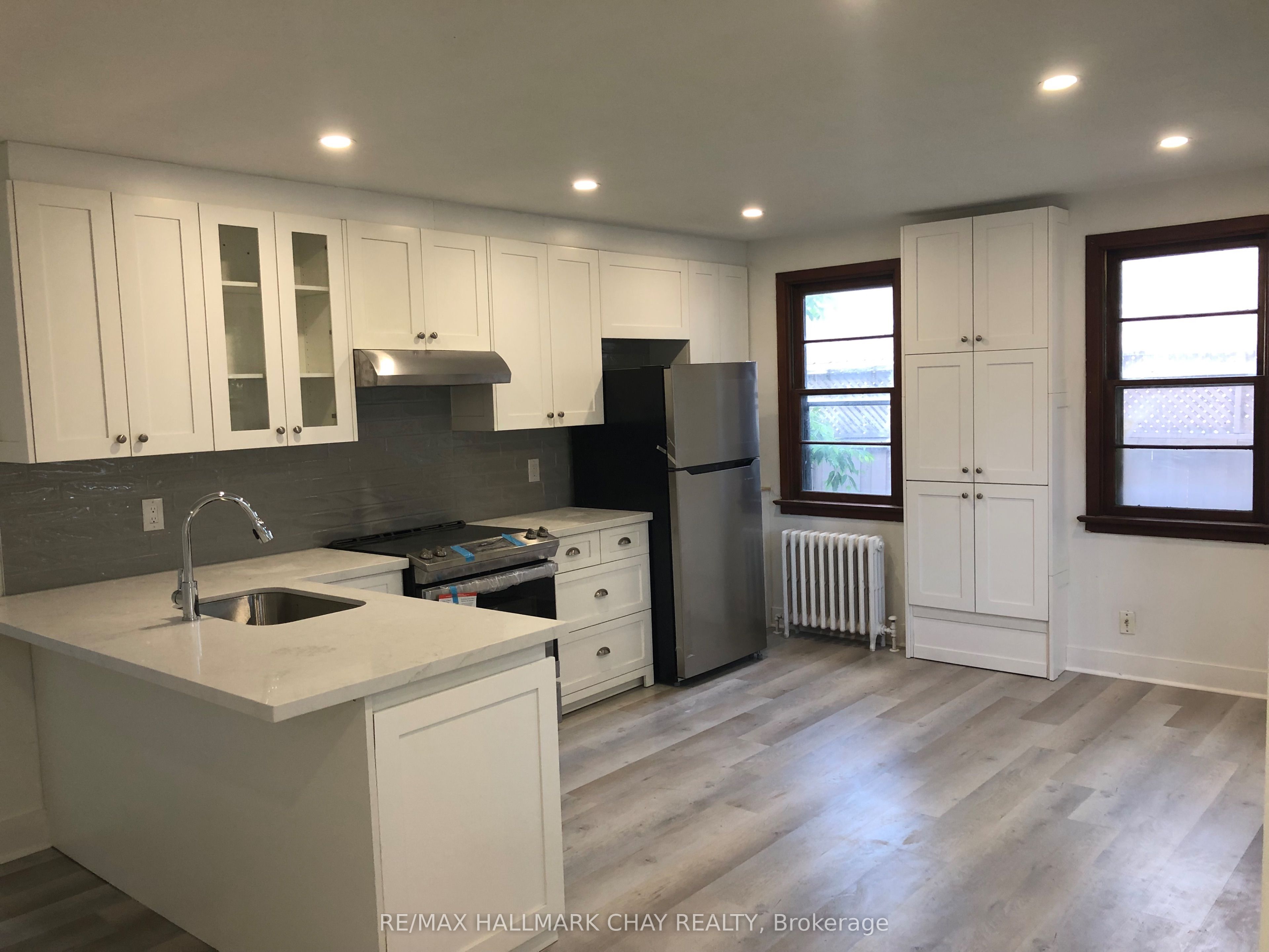 34 Cundles Road E, Barrie, ON L4M 2Z5 photo 3