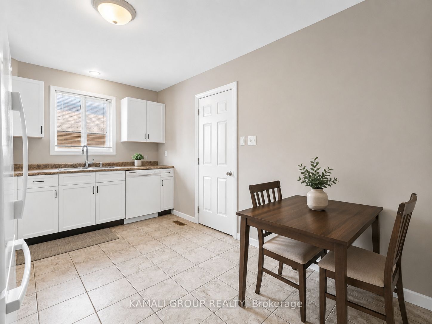 50 McConkey Place MAIN, Barrie, ON L4N 6H3 photo 4