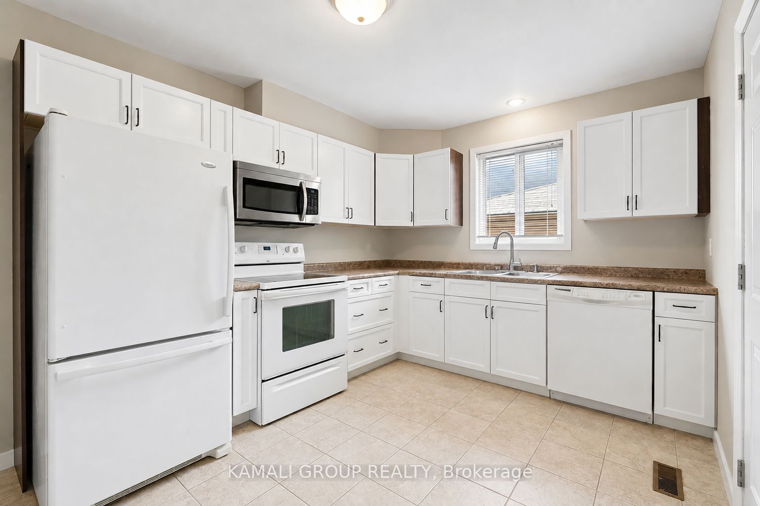 50 McConkey Place MAIN, Barrie, ON L4N 6H3 photo 5