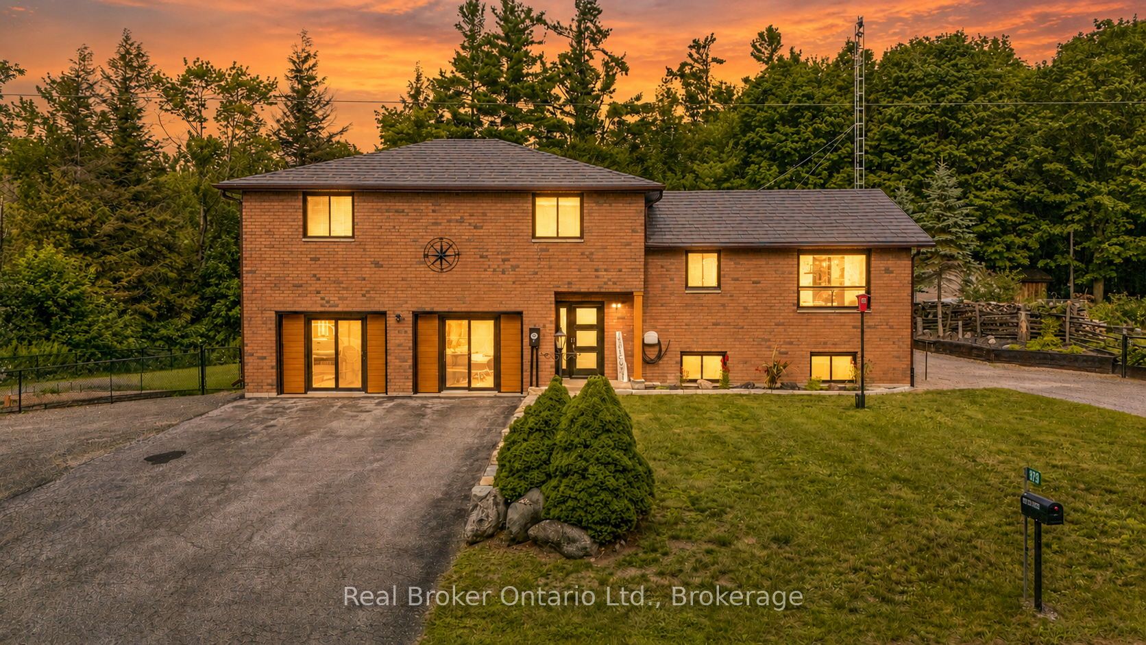 1819 Old Second Road S, Springwater, ON L4M 4Y8 photo 2