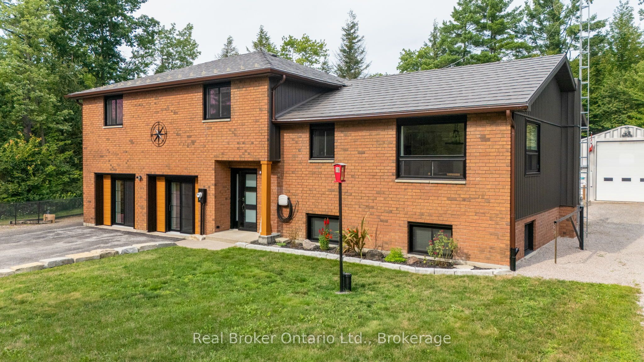 1819 Old Second Road S, Springwater, ON L4M 4Y8 photo 3