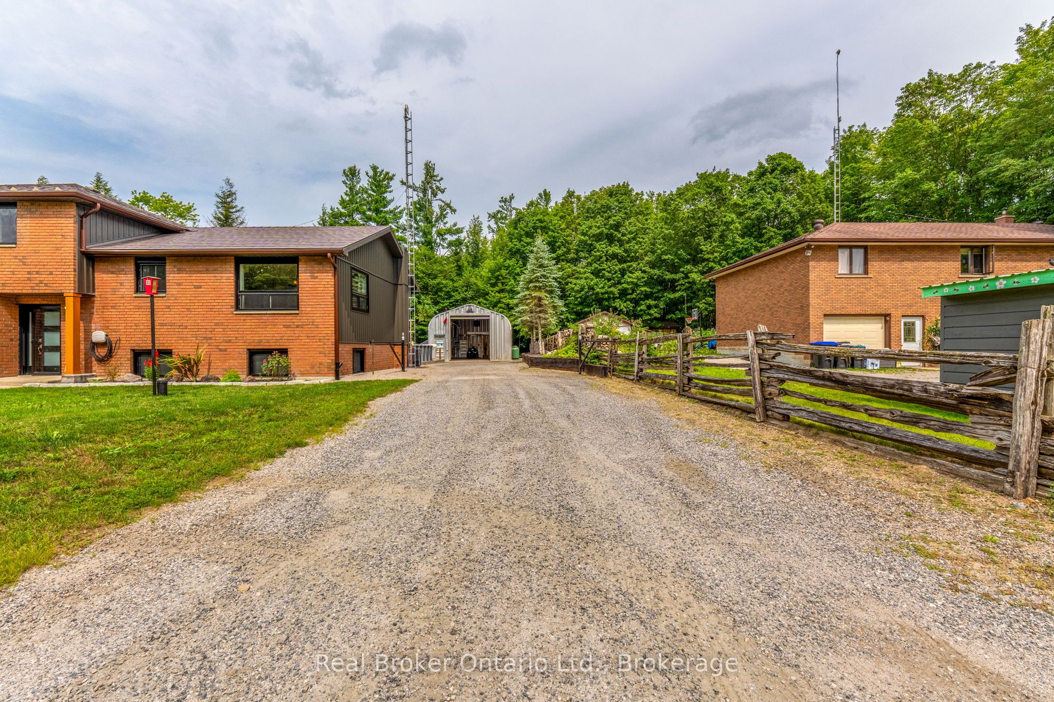 1819 Old Second Road S, Springwater, ON L4M 4Y8 photo 4