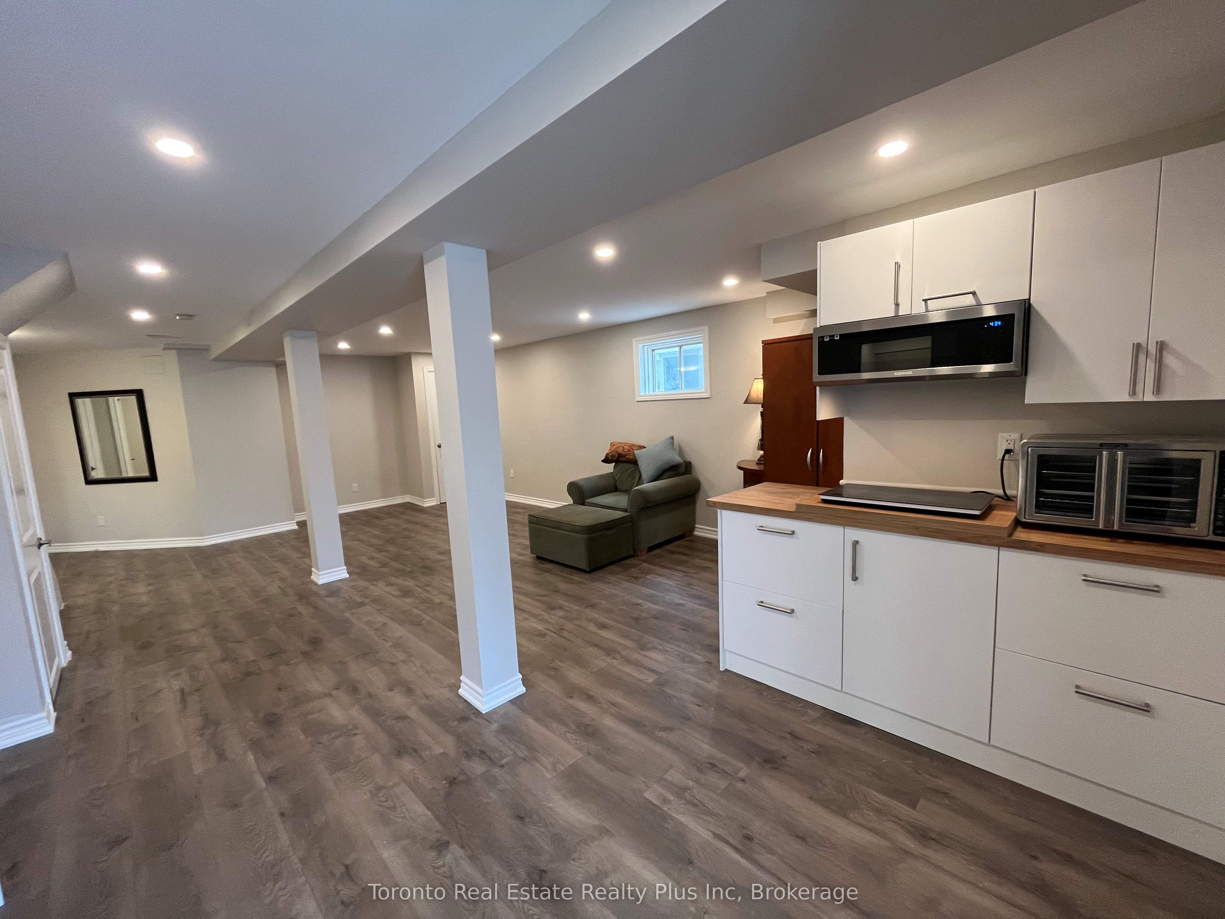 21 Nicholson Drive, Barrie, ON L4N 8L7 photo 5