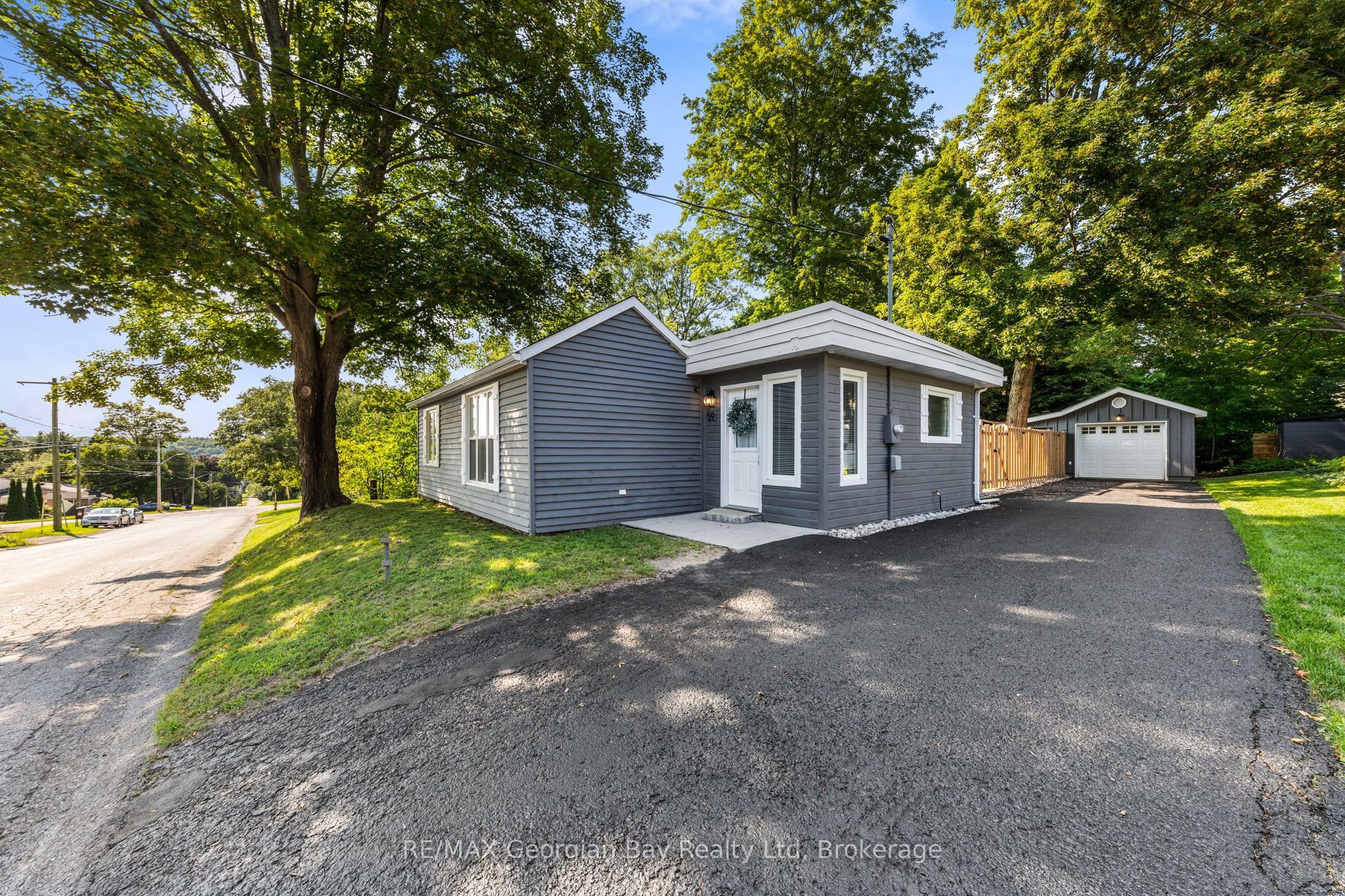 59 Broad Street, Penetanguishene, ON L9M 1G4 photo 2