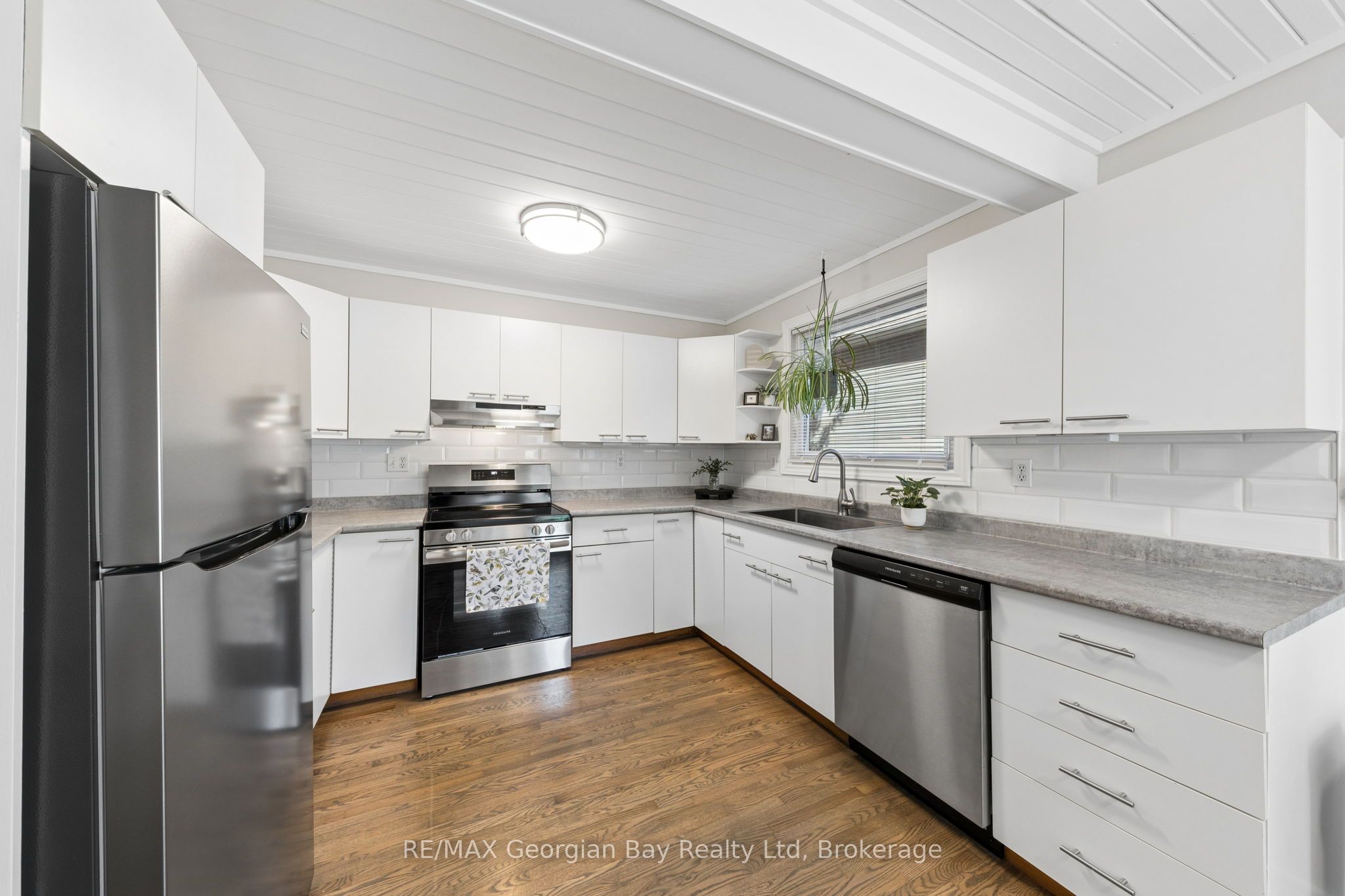 59 Broad Street, Penetanguishene, ON L9M 1G4 photo 5