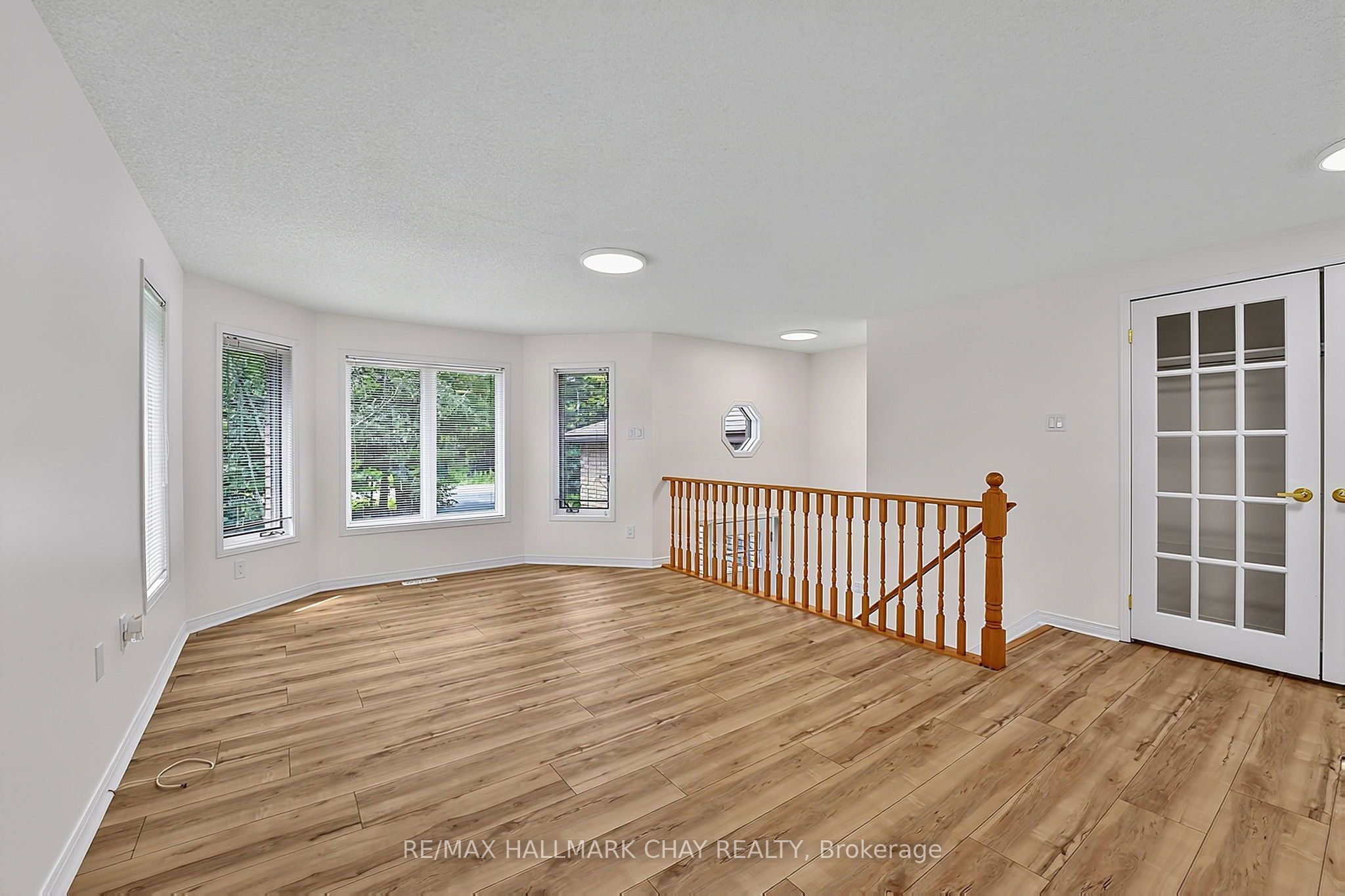 1091 Fox Farm Road, Springwater, ON L0L 2K0 photo 2