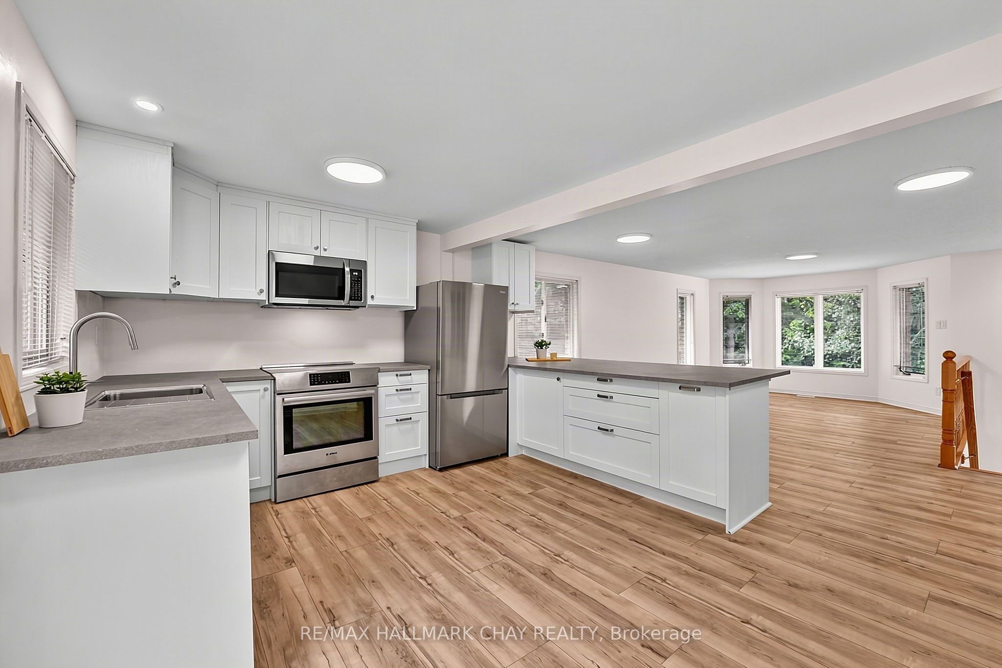 1091 Fox Farm Road, Springwater, ON L0L 2K0 photo 4
