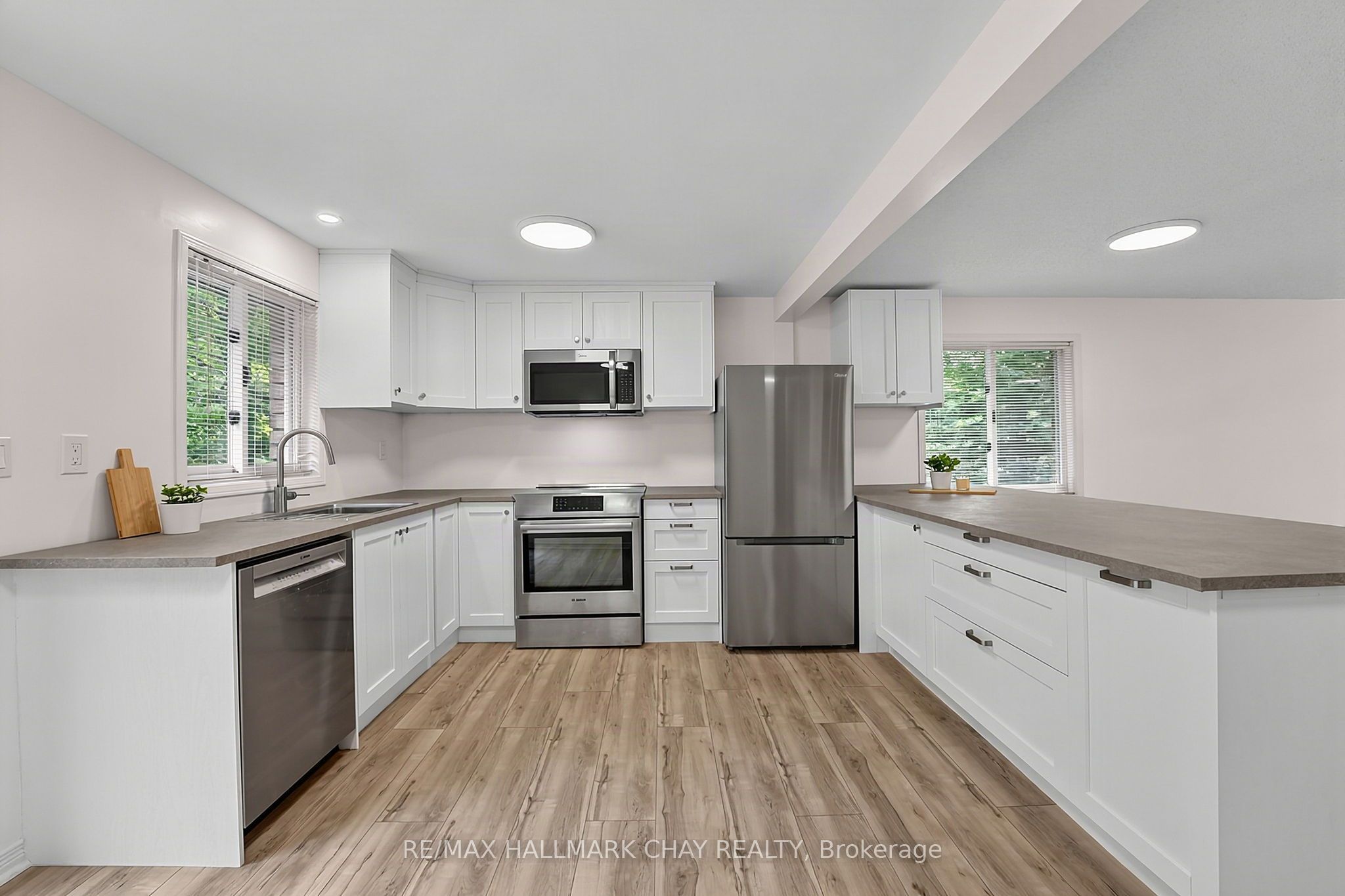 1091 Fox Farm Road, Springwater, ON L0L 2K0 photo 5