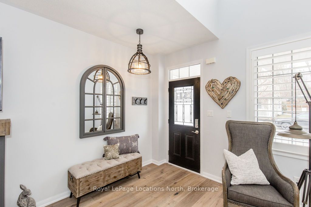 14 Berkshire Avenue, Wasaga Beach, ON L9Z 0G3 photo 3