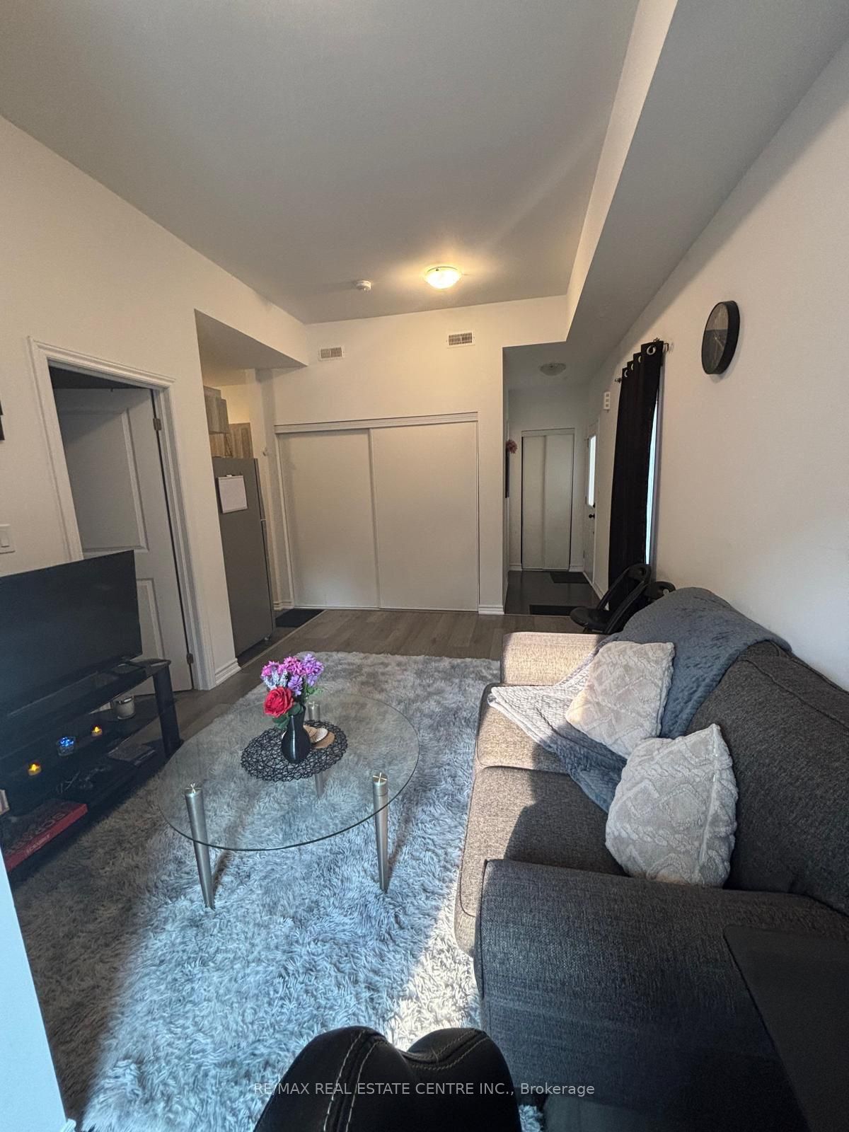 9 Hay Lane 1, Barrie, ON L9J 0C2 photo 5