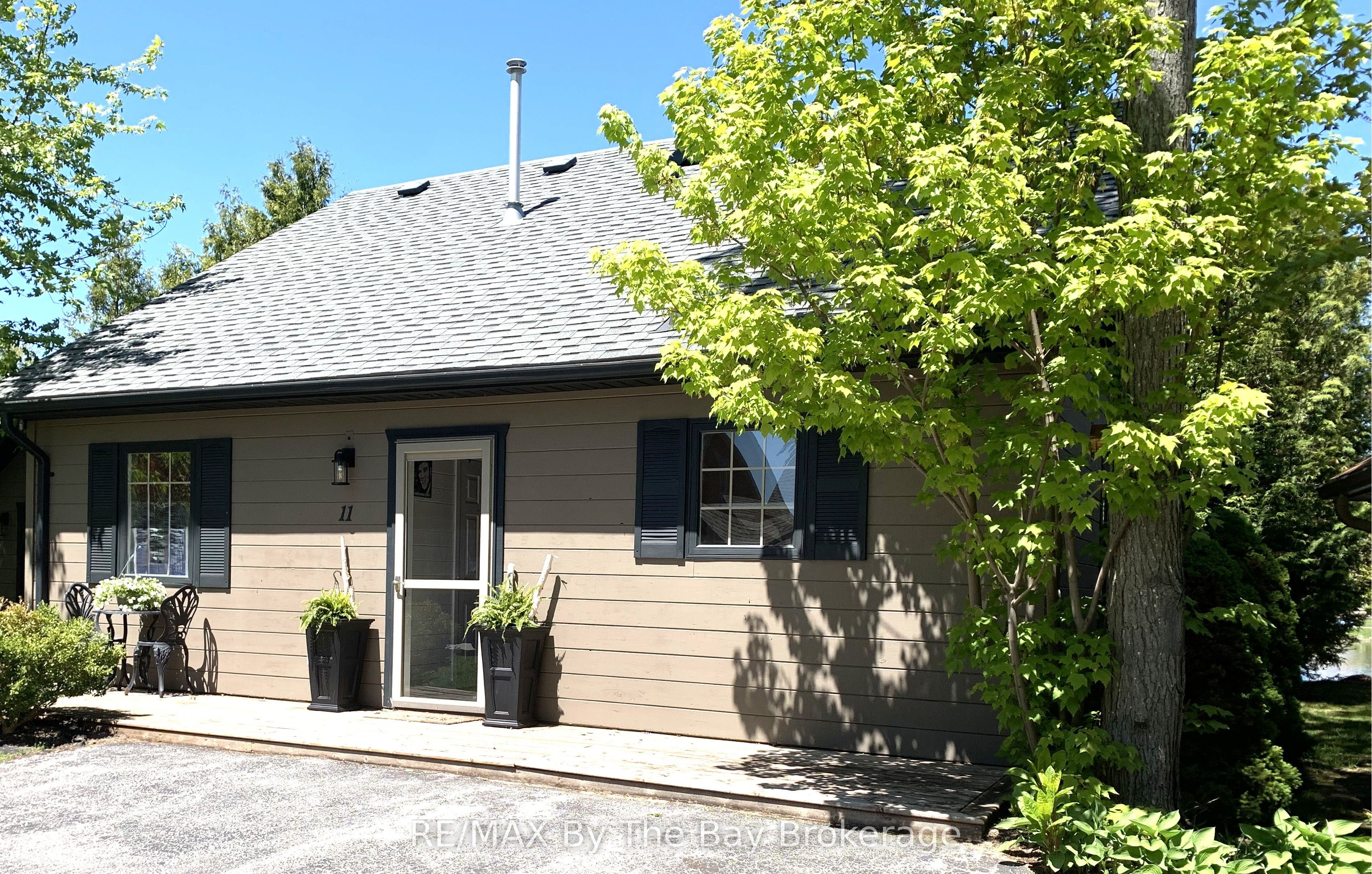 11 Cabin Crescent, Wasaga Beach, ON L9Z 1X7