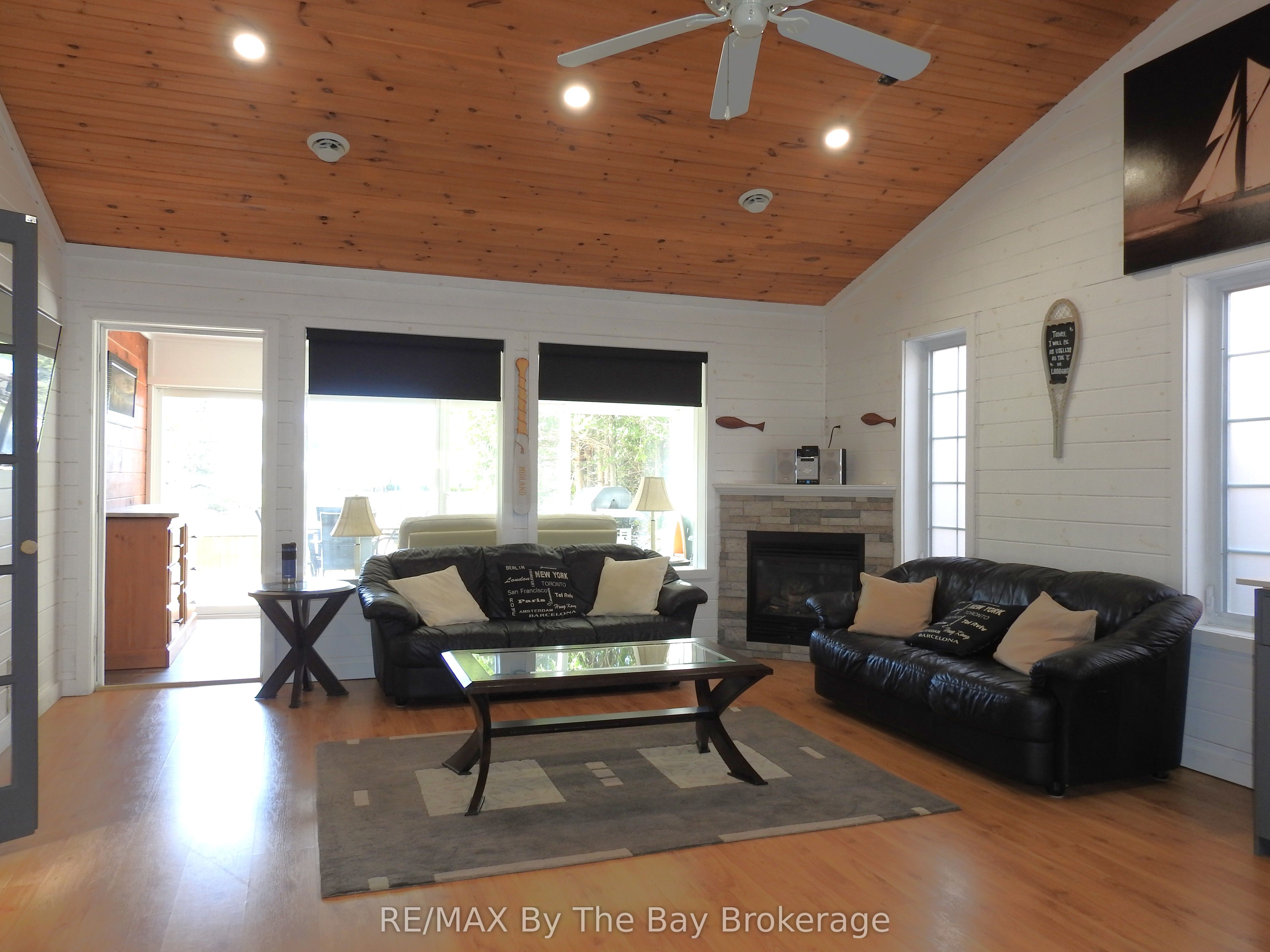 11 Cabin Crescent, Wasaga Beach, ON L9Z 1X7 photo 4