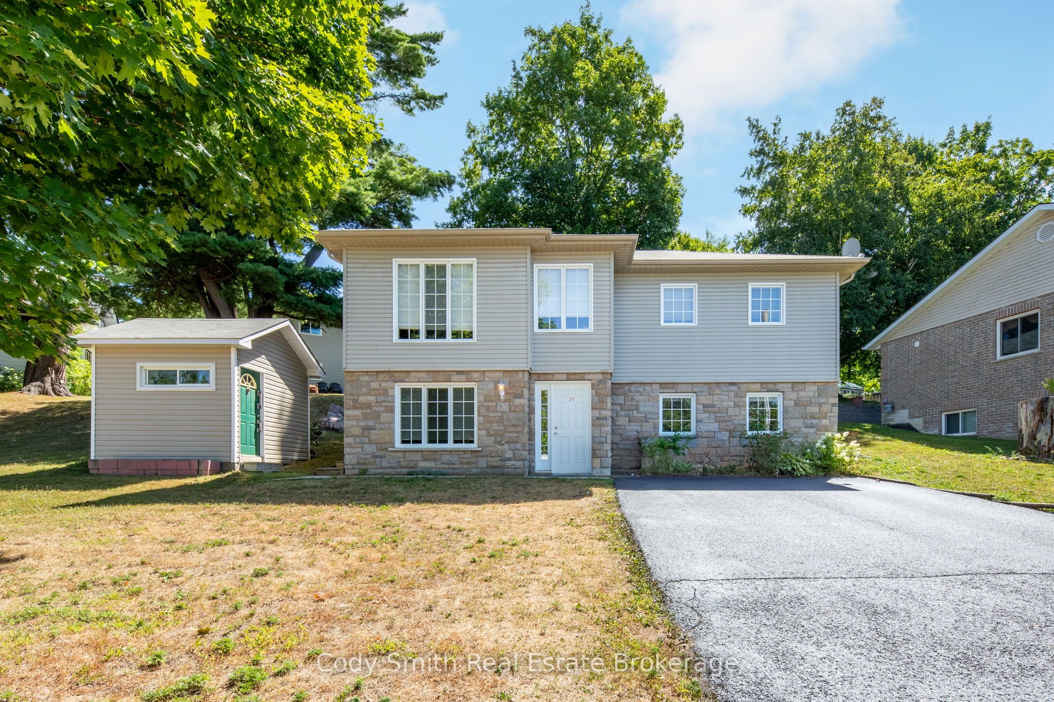 21 CHURCH Street, Penetanguishene, ON L9M 1A9 photo 3