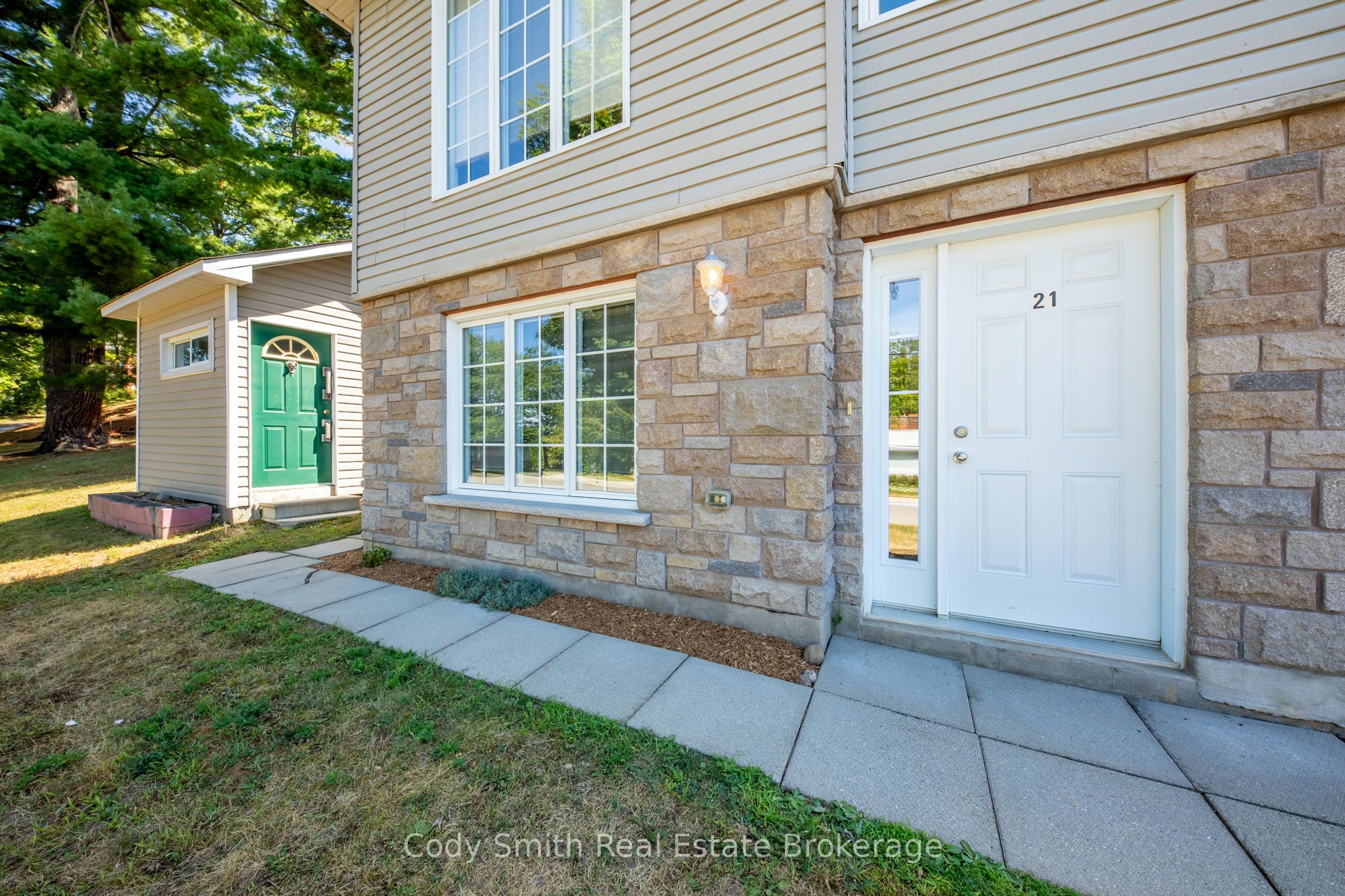 21 CHURCH Street, Penetanguishene, ON L9M 1A9 photo 4