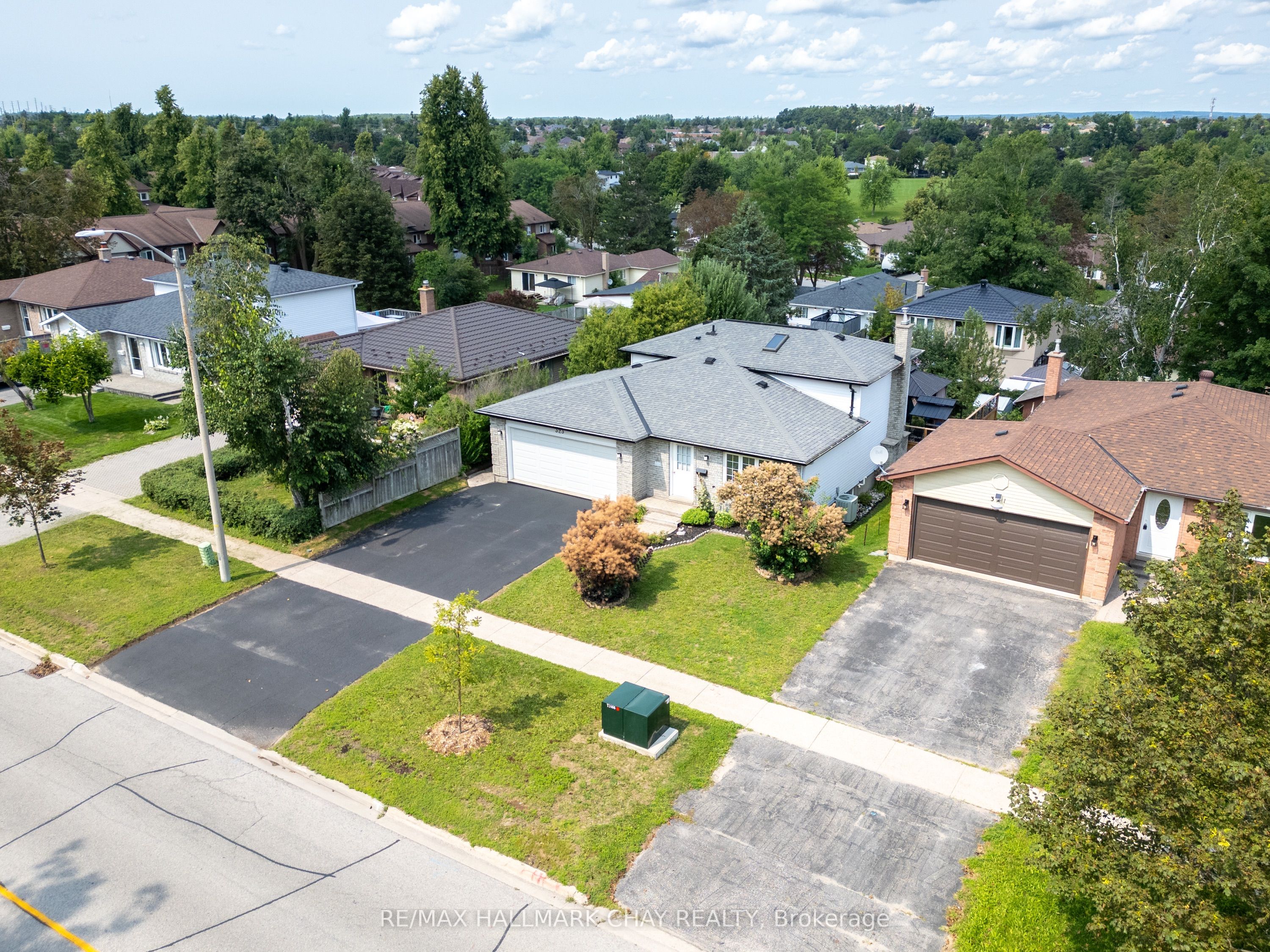 323 Sunnidale Road, Barrie, ON L4N 5R1 photo 2