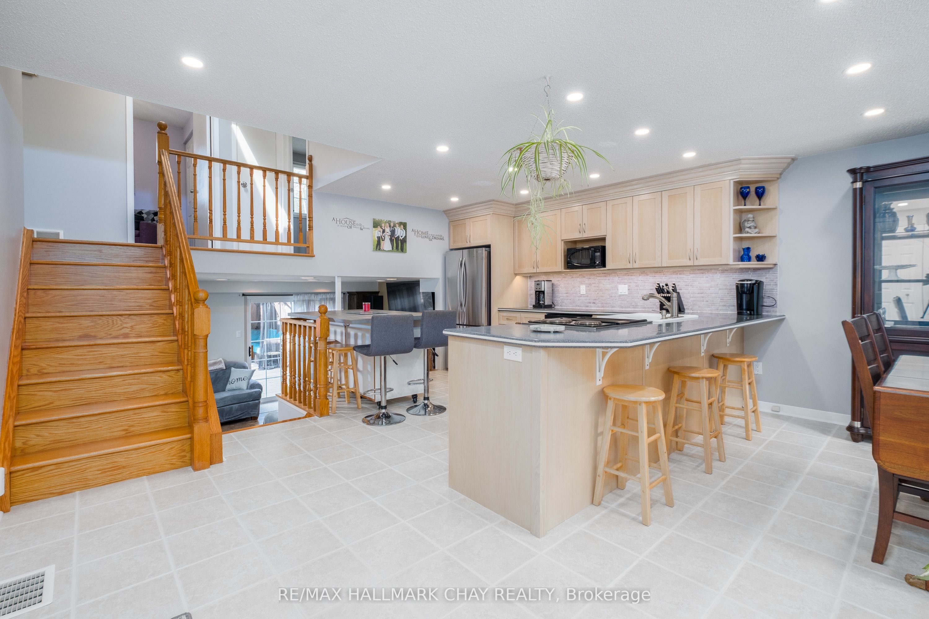323 Sunnidale Road, Barrie, ON L4N 5R1 photo 4