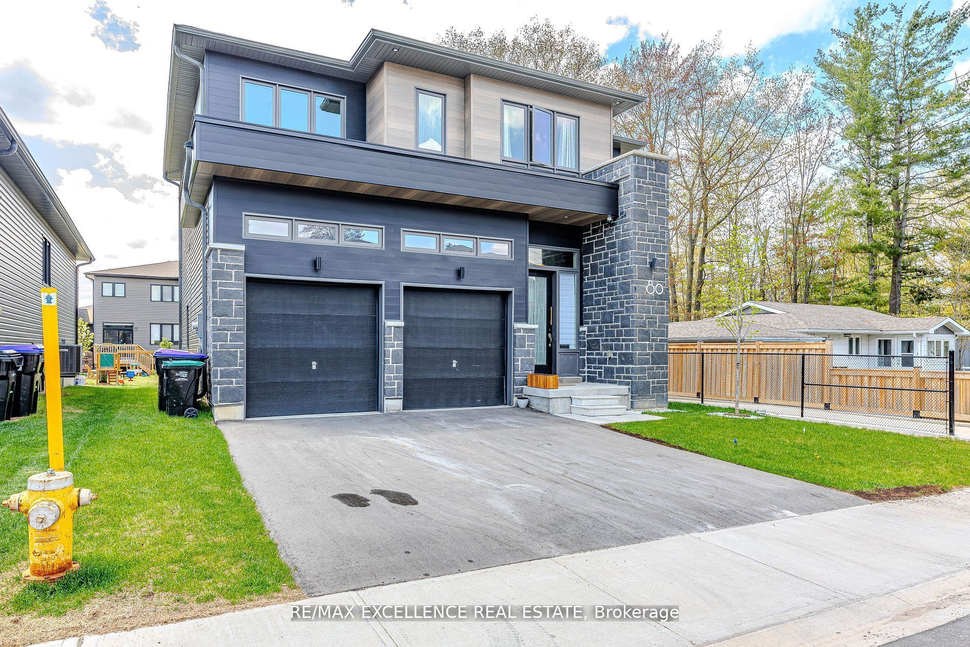 80 Berkely Street, Wasaga Beach, ON L9Z 0K5