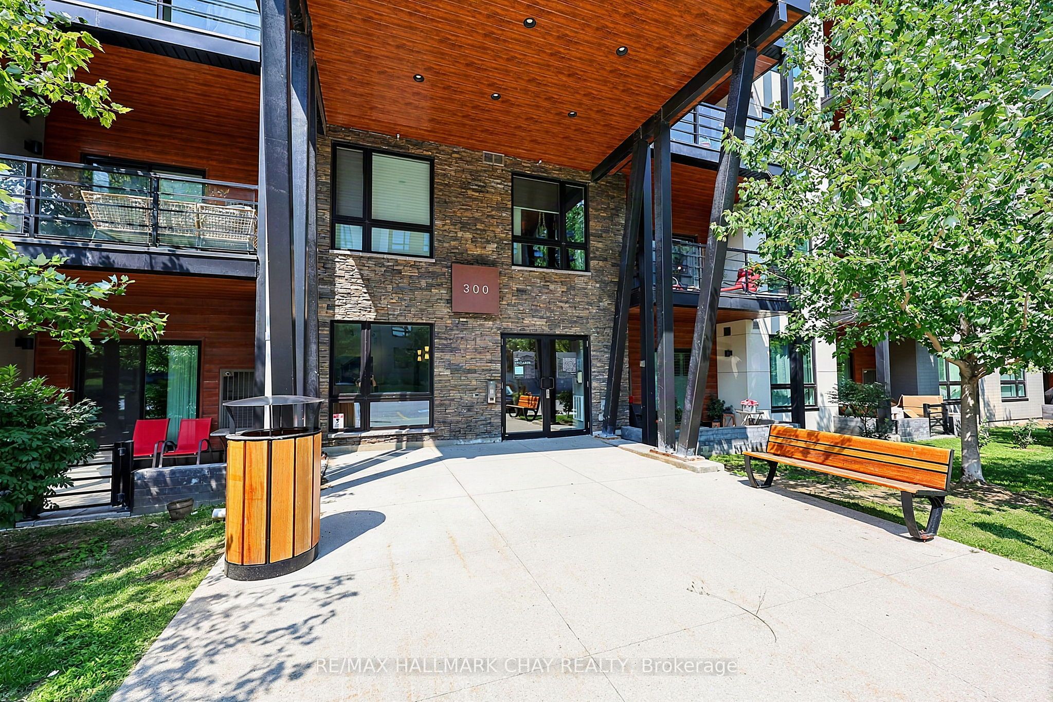 300 Essa Road #304, Barrie, ON L4N 9Y4 photo 3