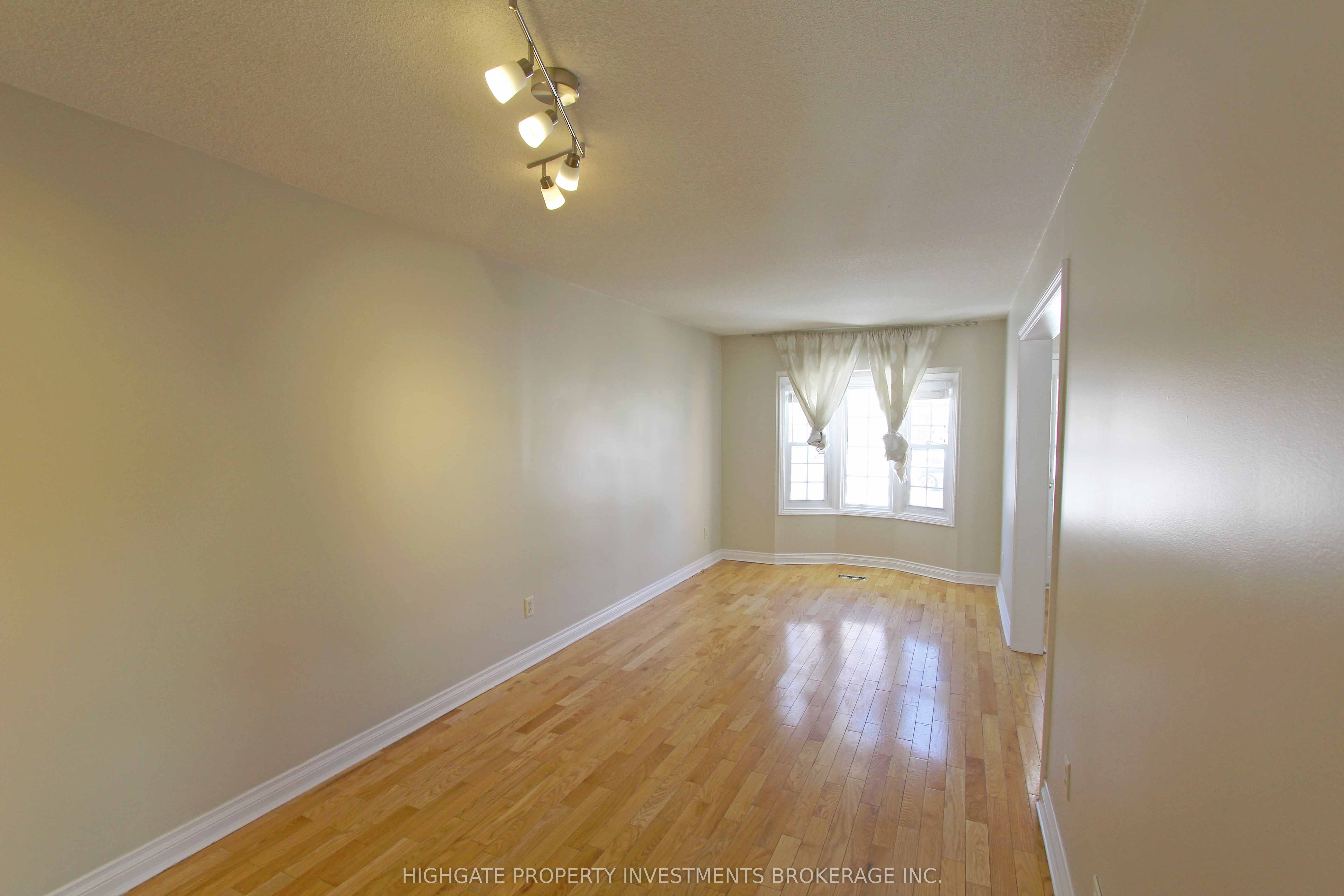 80 Hadden Crescent, Barrie, ON L4M 6G7 photo 2
