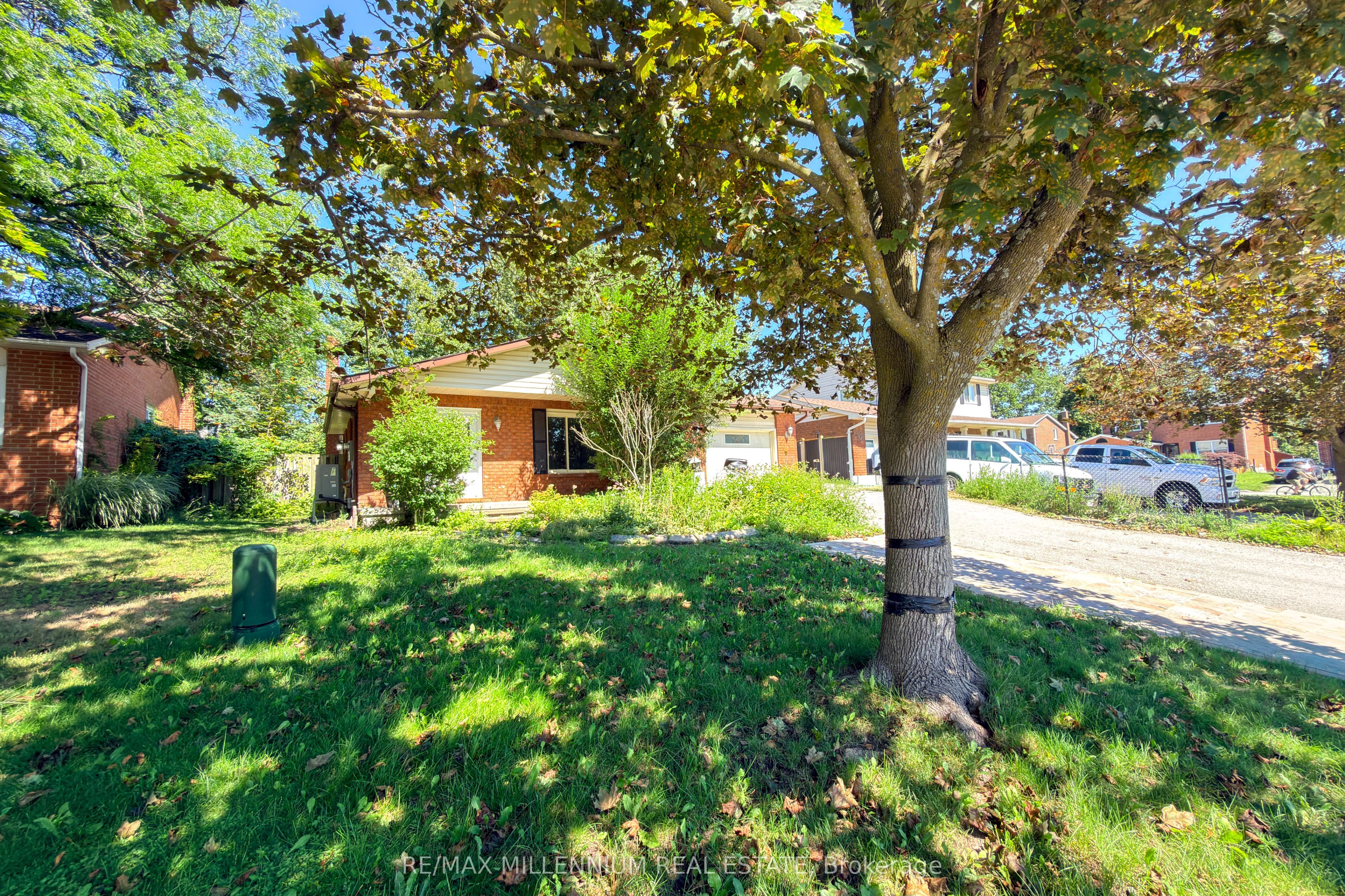 5 Pepler Place, Barrie, ON L4N 5E3