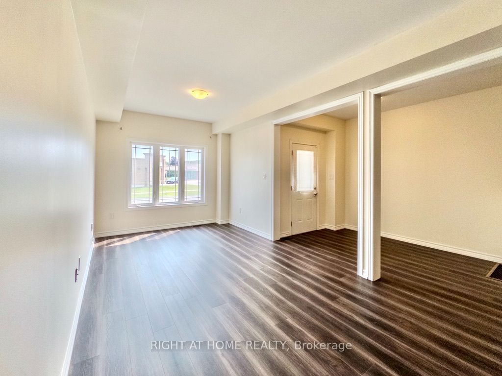 465 Mapleton Avenue, Barrie, ON L4N 9C2 photo 3