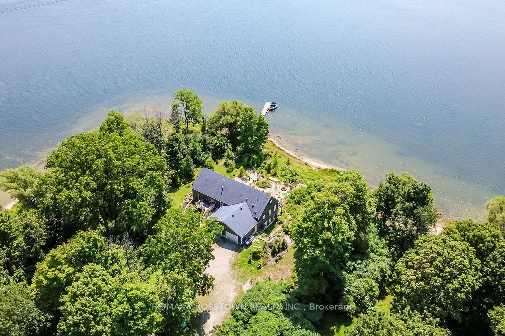 243 Champlain Road, Penetanguishene, ON L9M 1S2