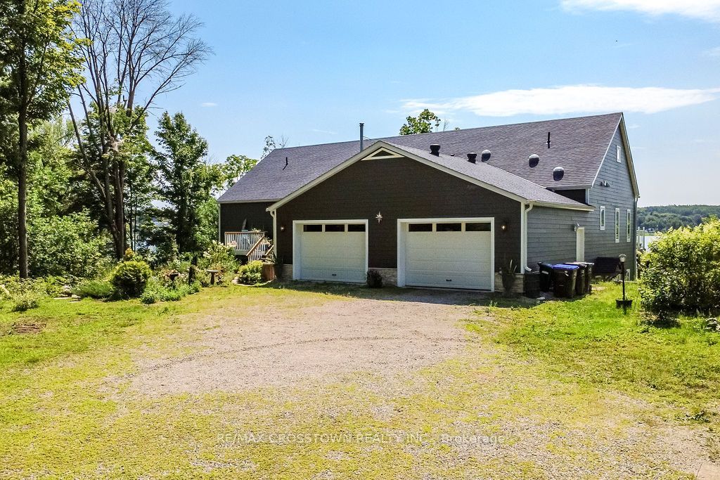 243 Champlain Road, Penetanguishene, ON L9M 1S2 photo 3