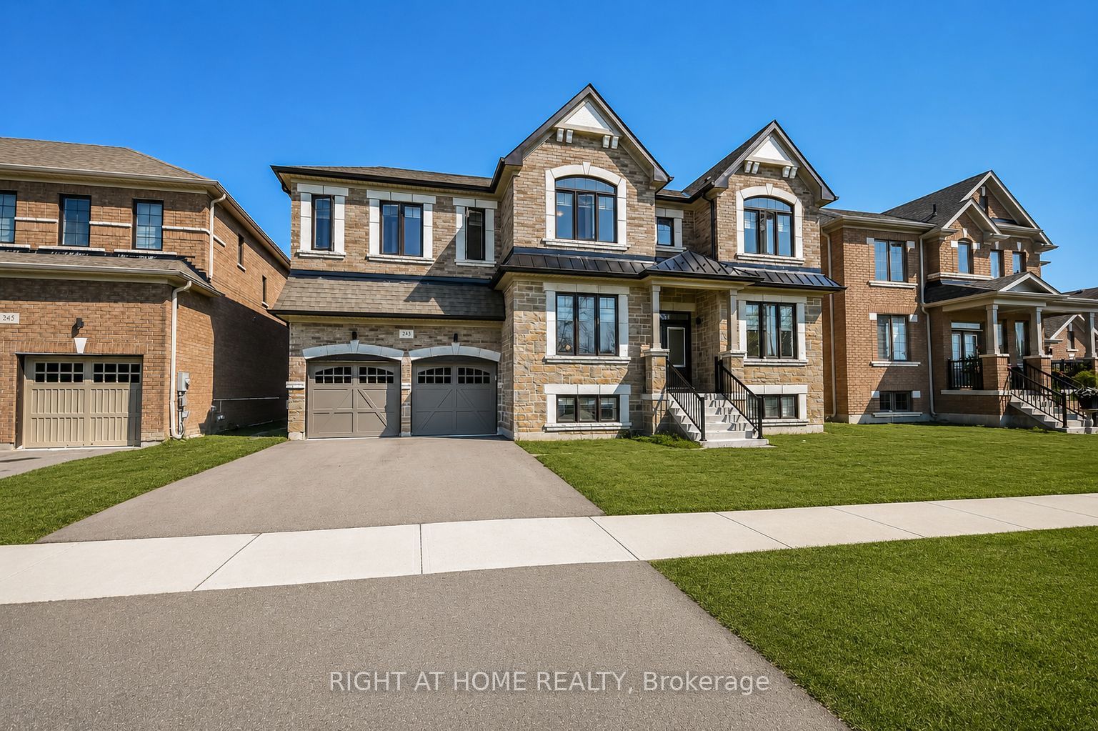 243 CENTRE Street, Clearview, ON L0M 1S0 photo 2