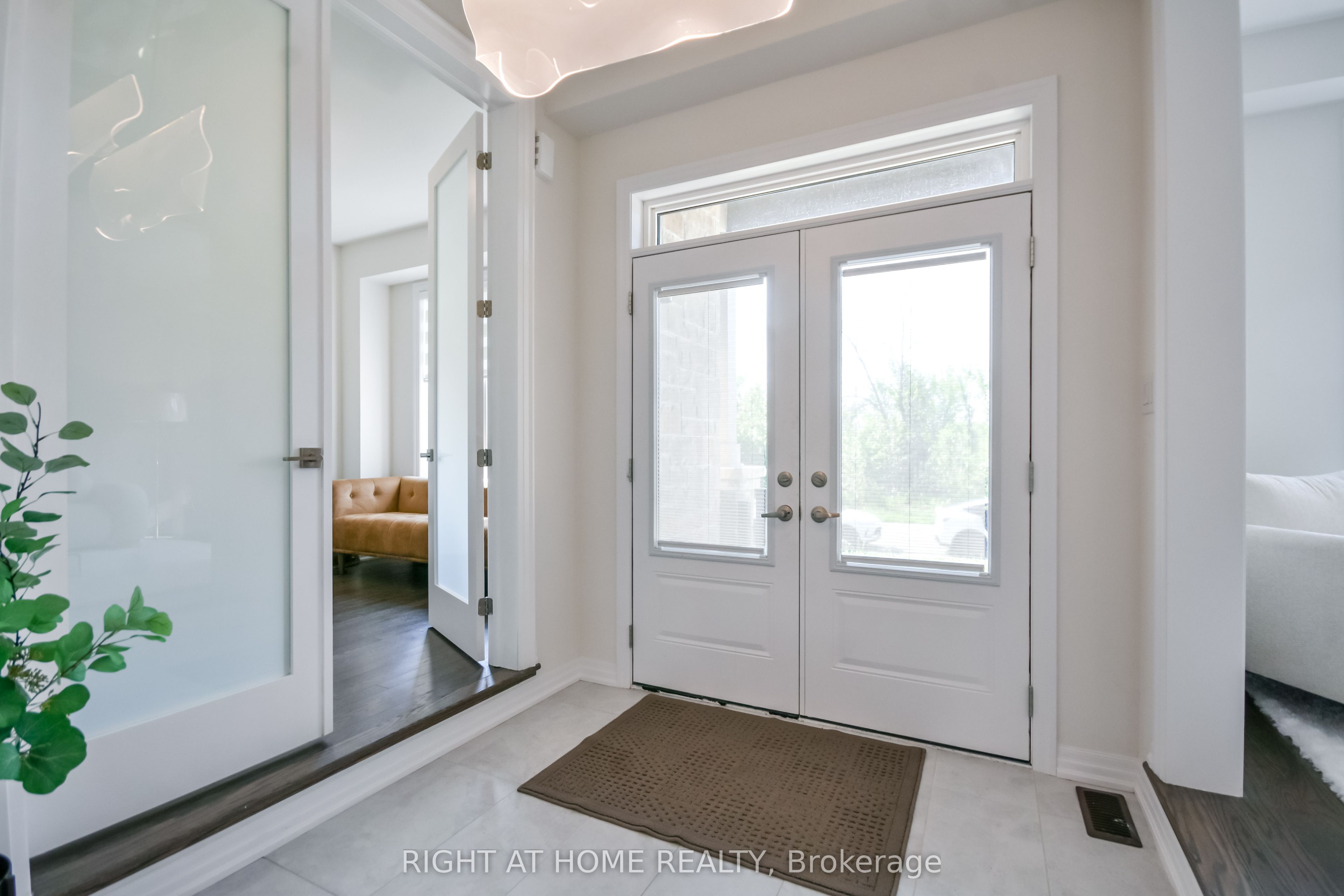 243 CENTRE Street, Clearview, ON L0M 1S0 photo 5