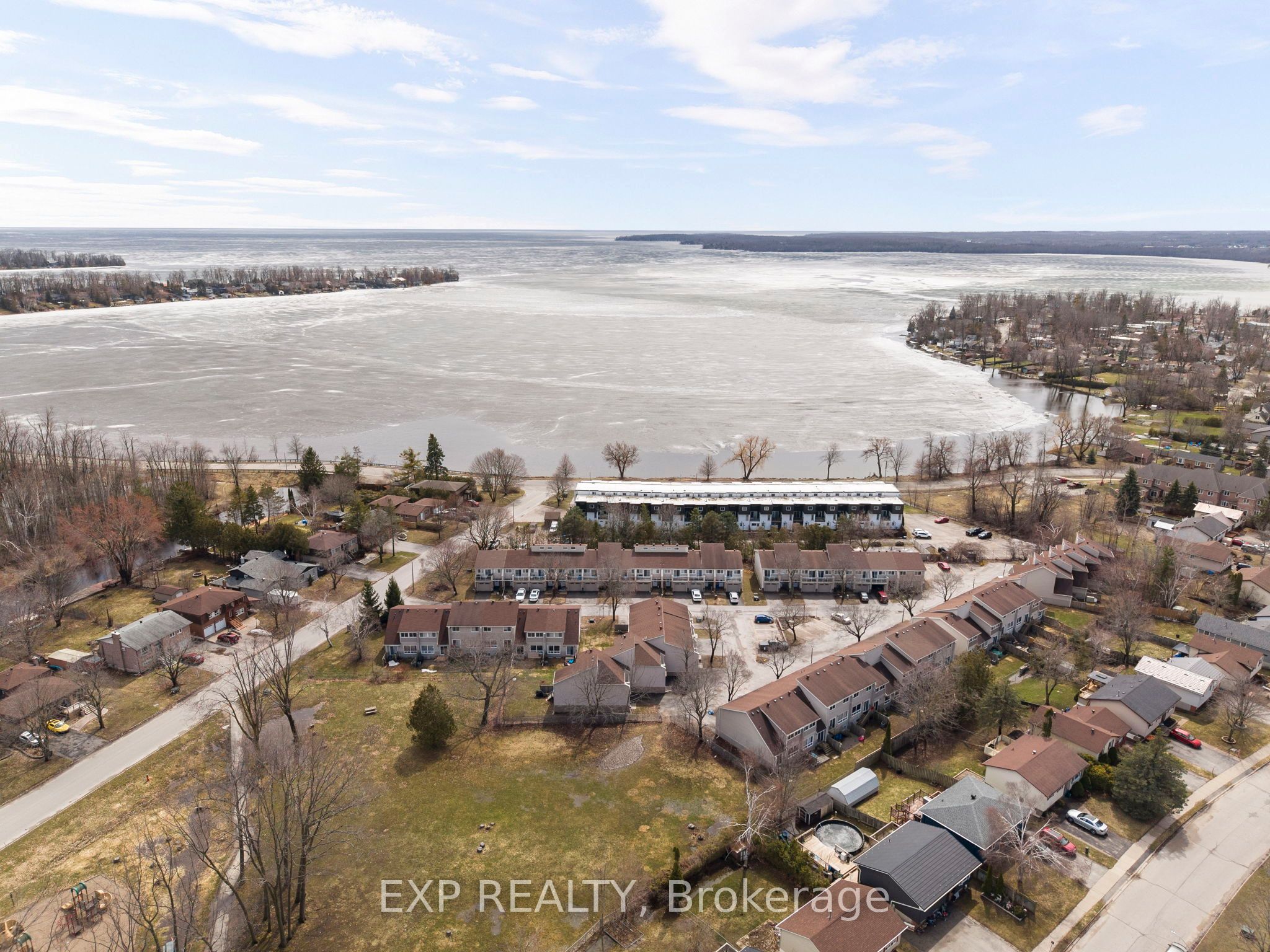12 Lankin Boulevard 12, Orillia, ON L3V 6T1 photo 2