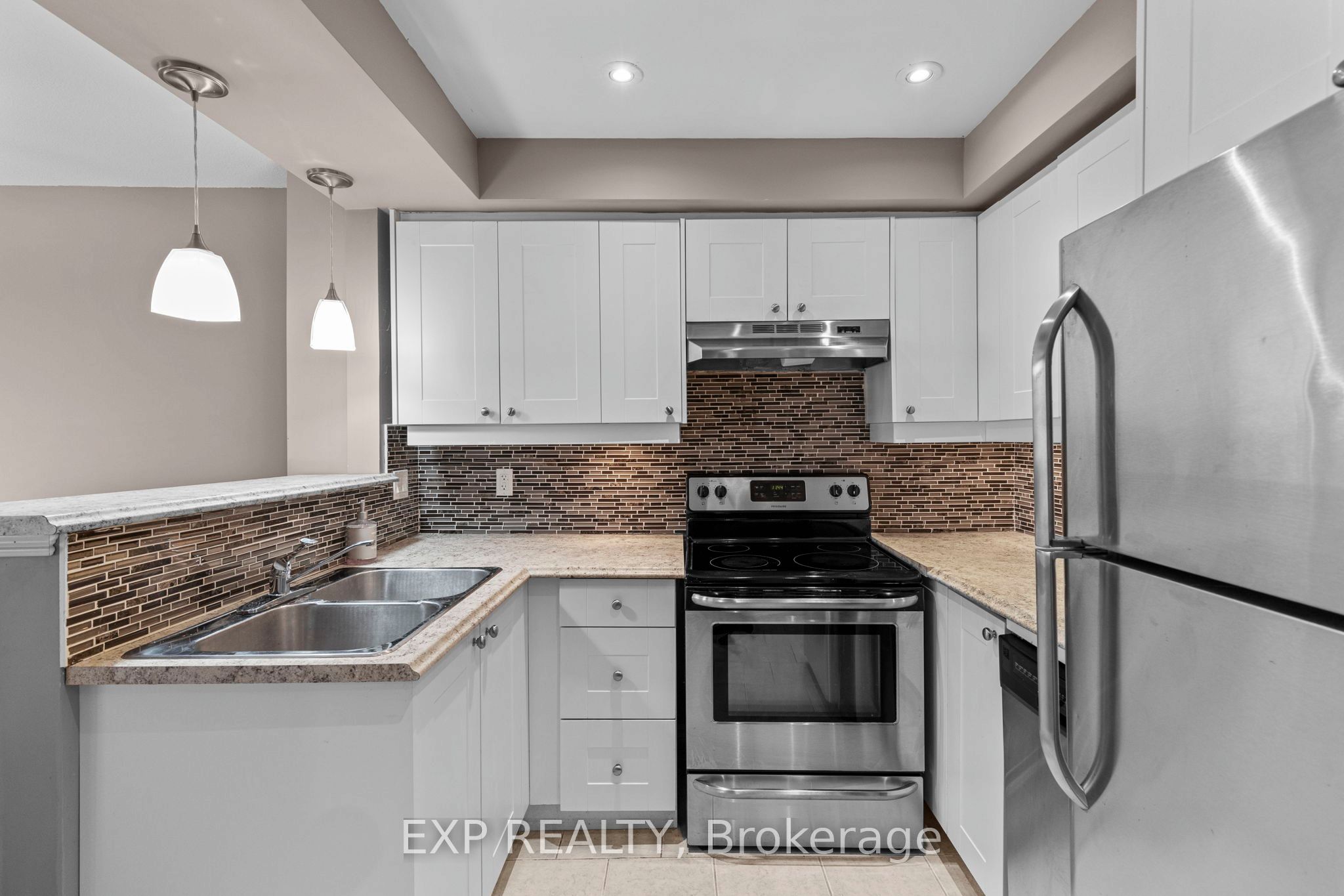 12 Lankin Boulevard 12, Orillia, ON L3V 6T1 photo 4