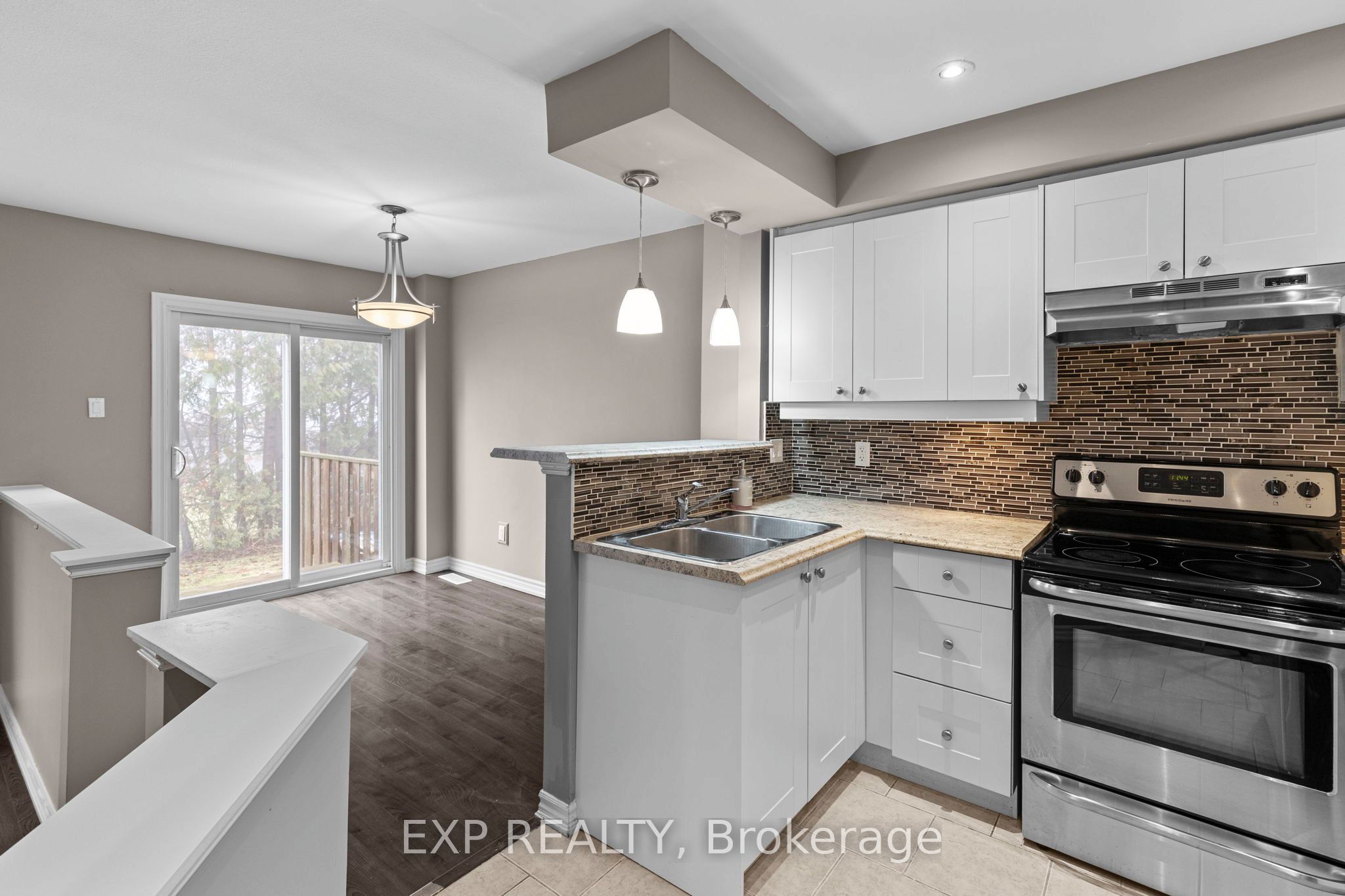12 Lankin Boulevard 12, Orillia, ON L3V 6T1 photo 5