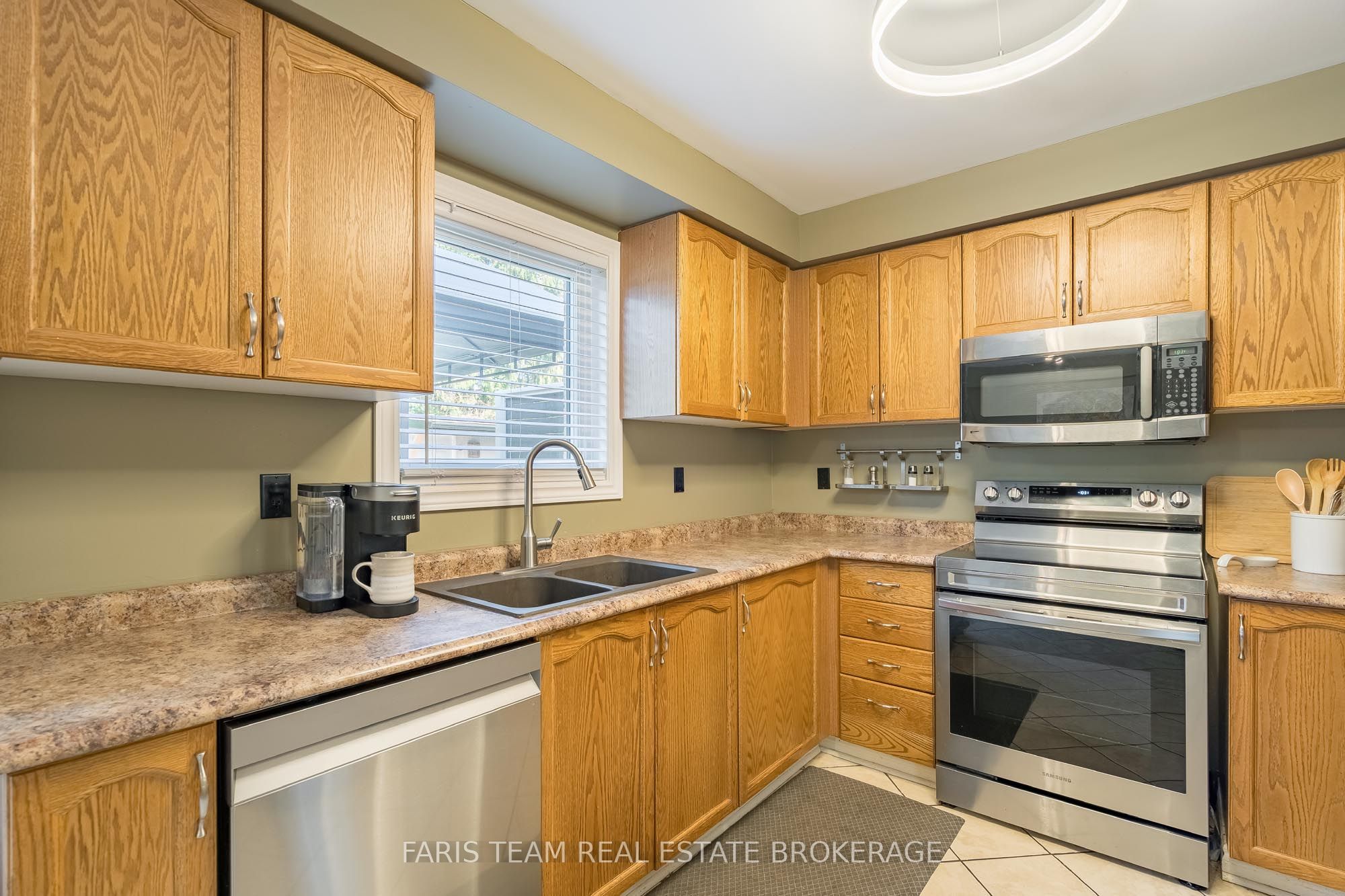 4 Bluegrass Drive, Barrie, ON L4N 9N6 photo 5