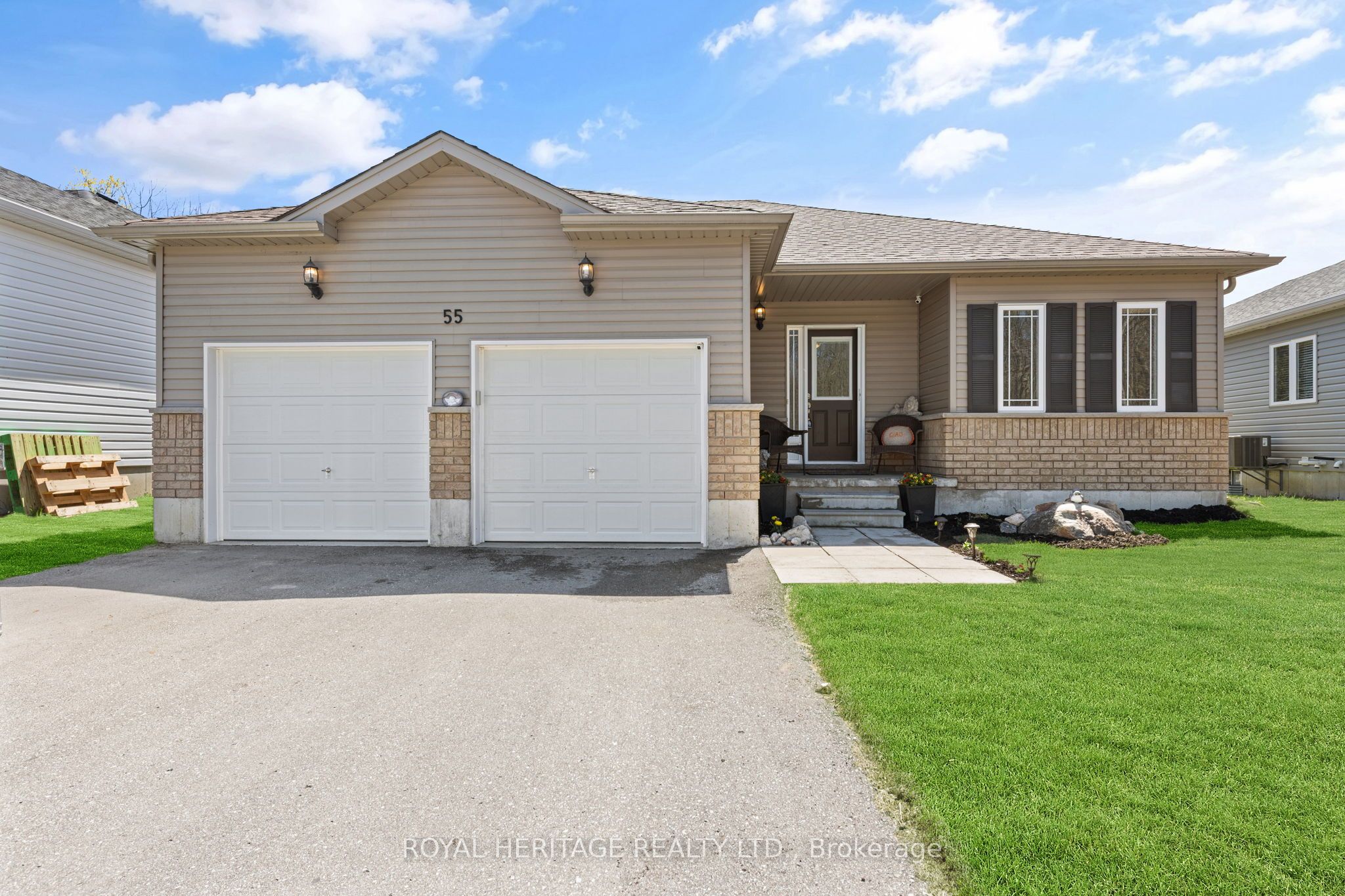 55 Ralph Dalton Boulevard, Tay, ON L0K 2A0