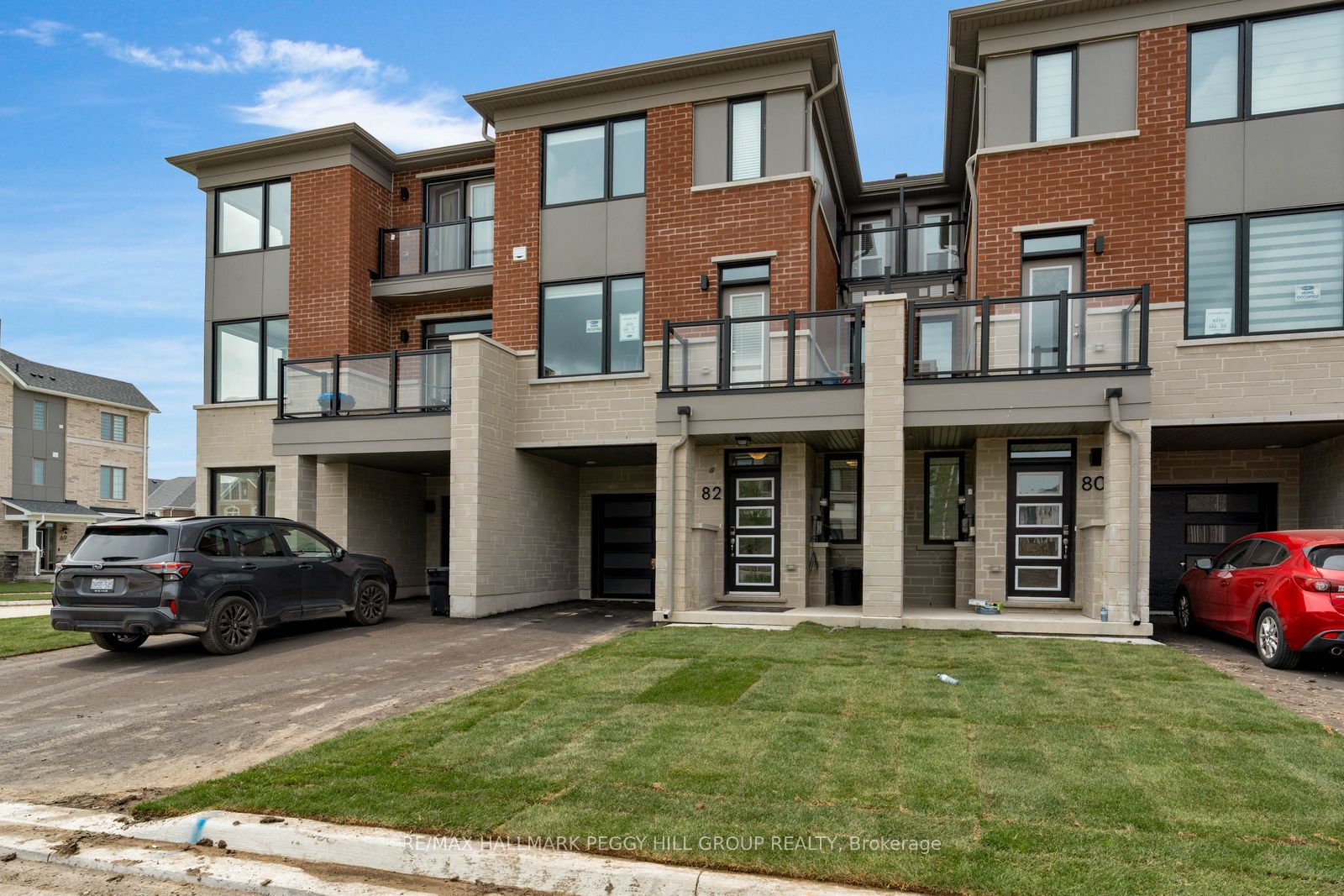 82 Yorkshire Drive, Barrie, ON L9J 1B5