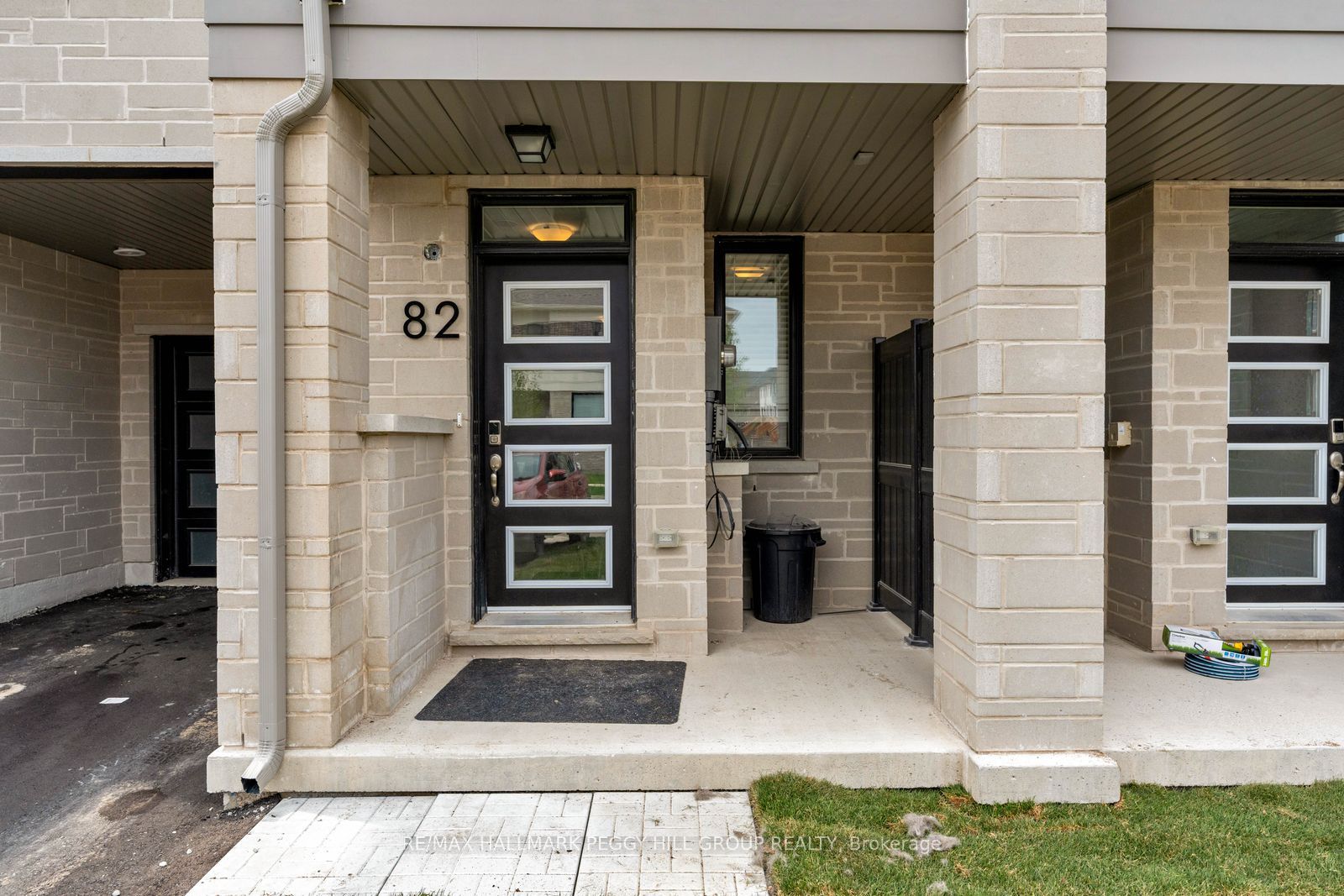 82 Yorkshire Drive, Barrie, ON L9J 1B5 photo 2