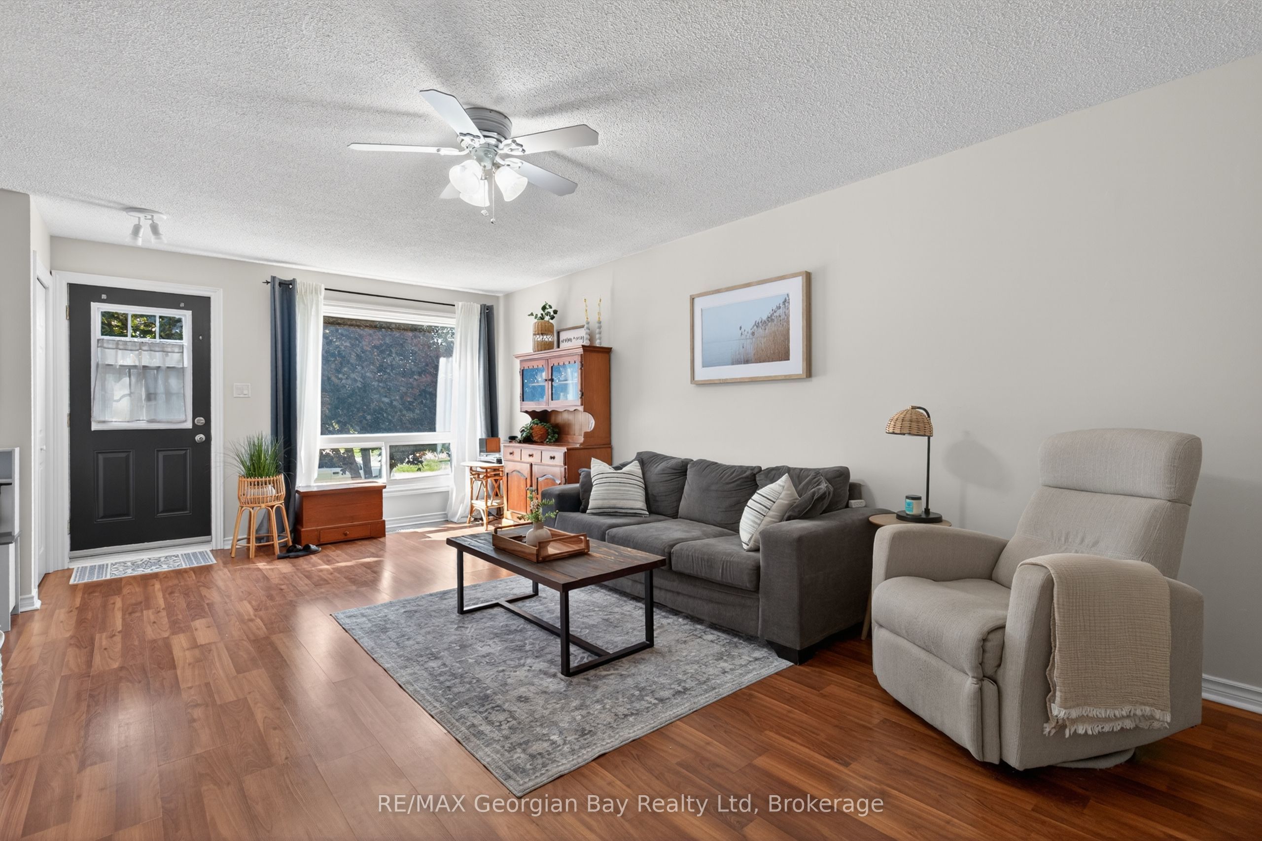 1060 HARBOURVIEW Drive, Midland, ON L4R 5J4 photo 3