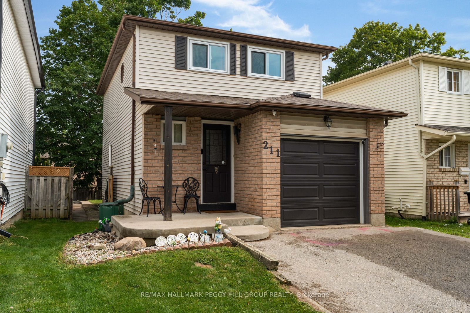 211 Hickling Trail, Barrie, ON L4M 5W6
