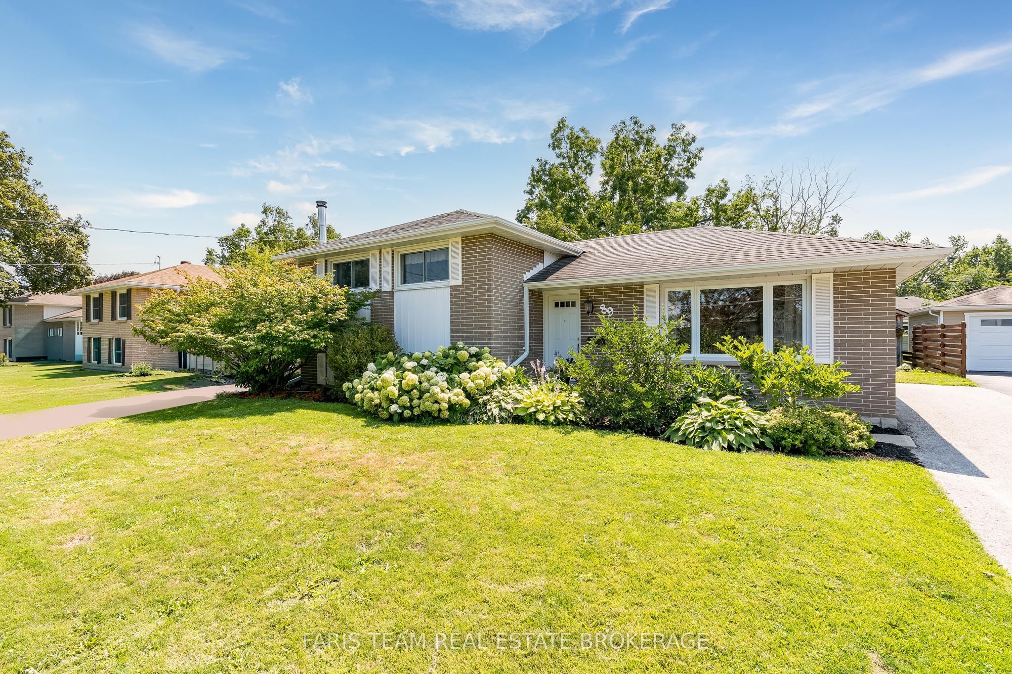 89 Steel Street, Barrie, ON L4M 2G1