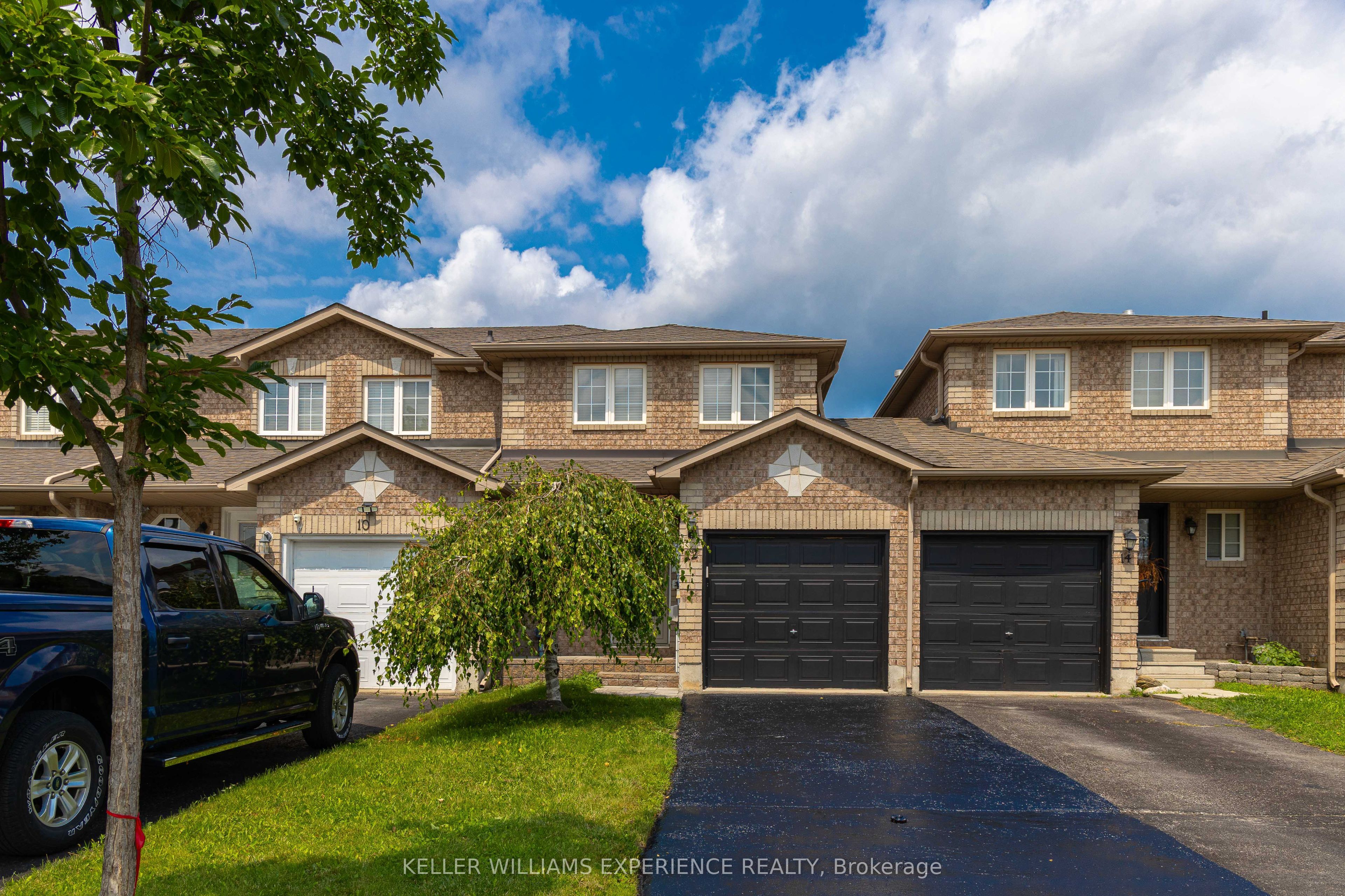 12 Monarchy Street, Barrie, ON L4M 7K2